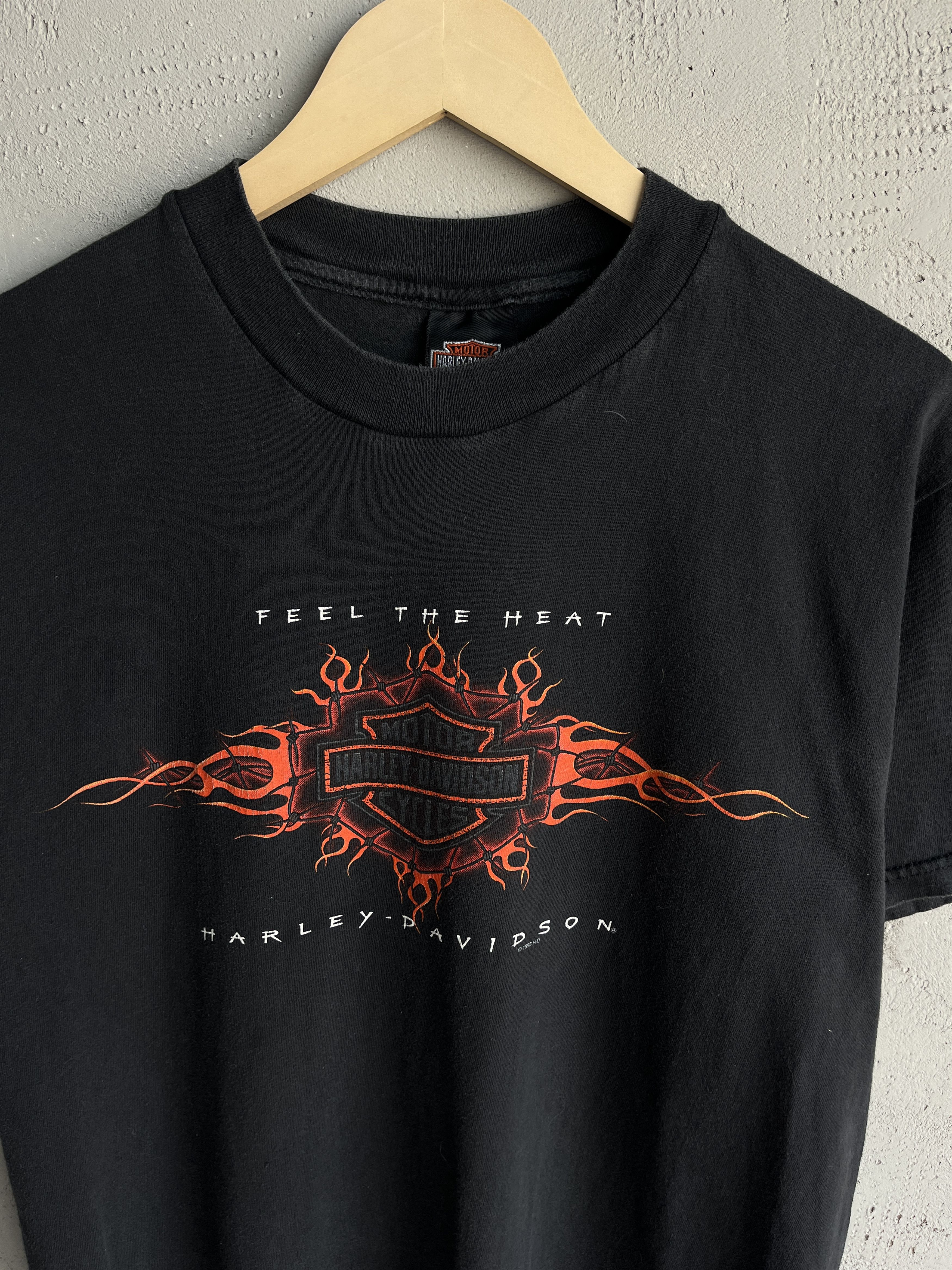 Harley Davidson × Vintage Vintage 1998 Harley Davidson Feel The Heat Rare T Shirt Size US M / EU 48-50 / 2 - 2 Thumbnail