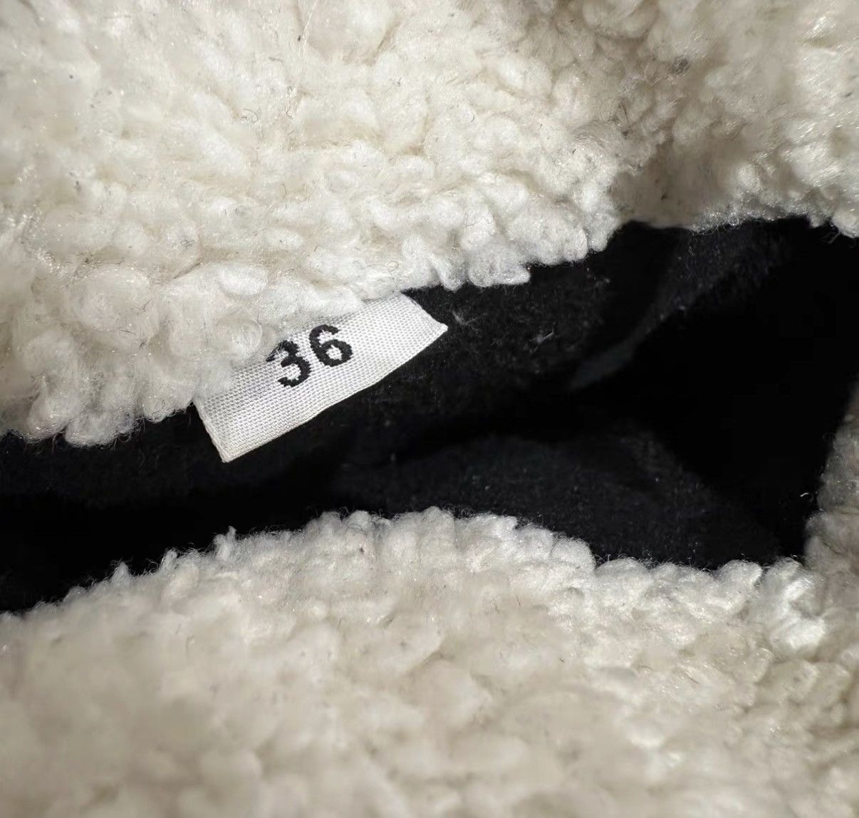Moncler Moncler Shearling Snow Boots J42 Size US 5 / IT 35 - 7 Thumbnail