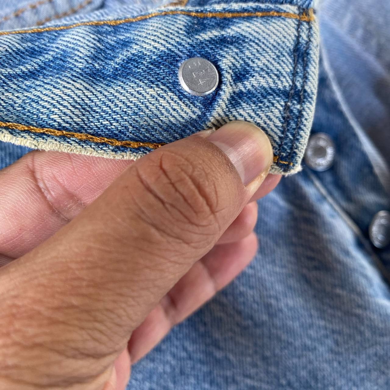 Levi's Vintage Clothing VINTAGE 80S LEVIS 501 LIGHTWASH FADED W33X30.5" Size US 33 - 15 Thumbnail