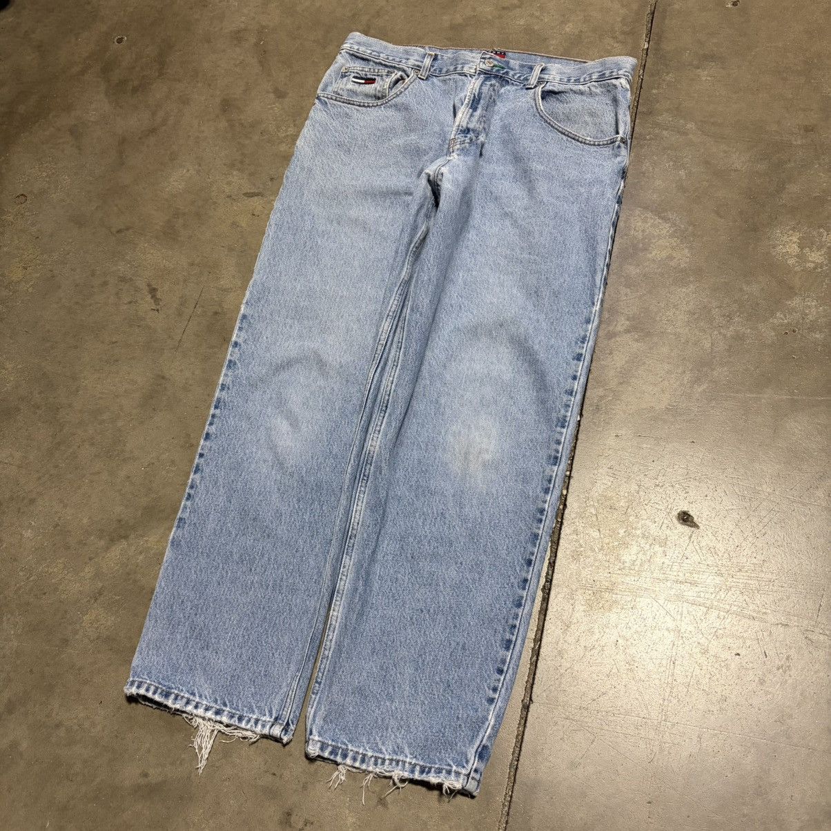 Tommy Hilfiger Vintage Tommy Hilfiger Baggy Denim Jeans Loose Faded 90s USA Size US 36 / EU 52 - 2 Thumbnail