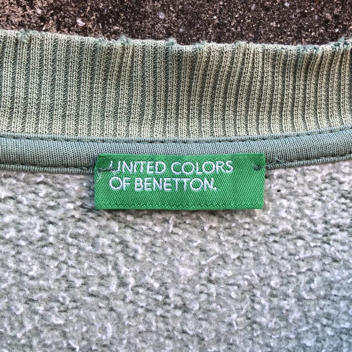 Vintage VTG THRASHED United Colours Of Benetton Crewneck Sweatshirt Size US S / EU 44-46 / 1 - 13 Thumbnail