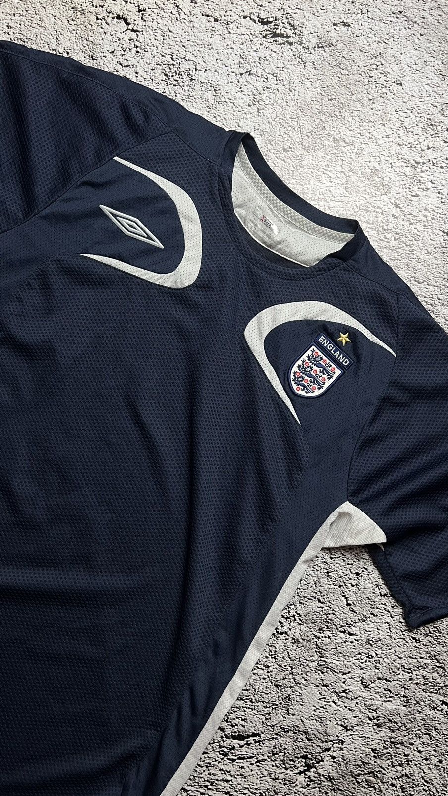 Umbro 2005 umbro engalnd national football team jersey Size US L / EU 52-54 / 3 - 2 Thumbnail