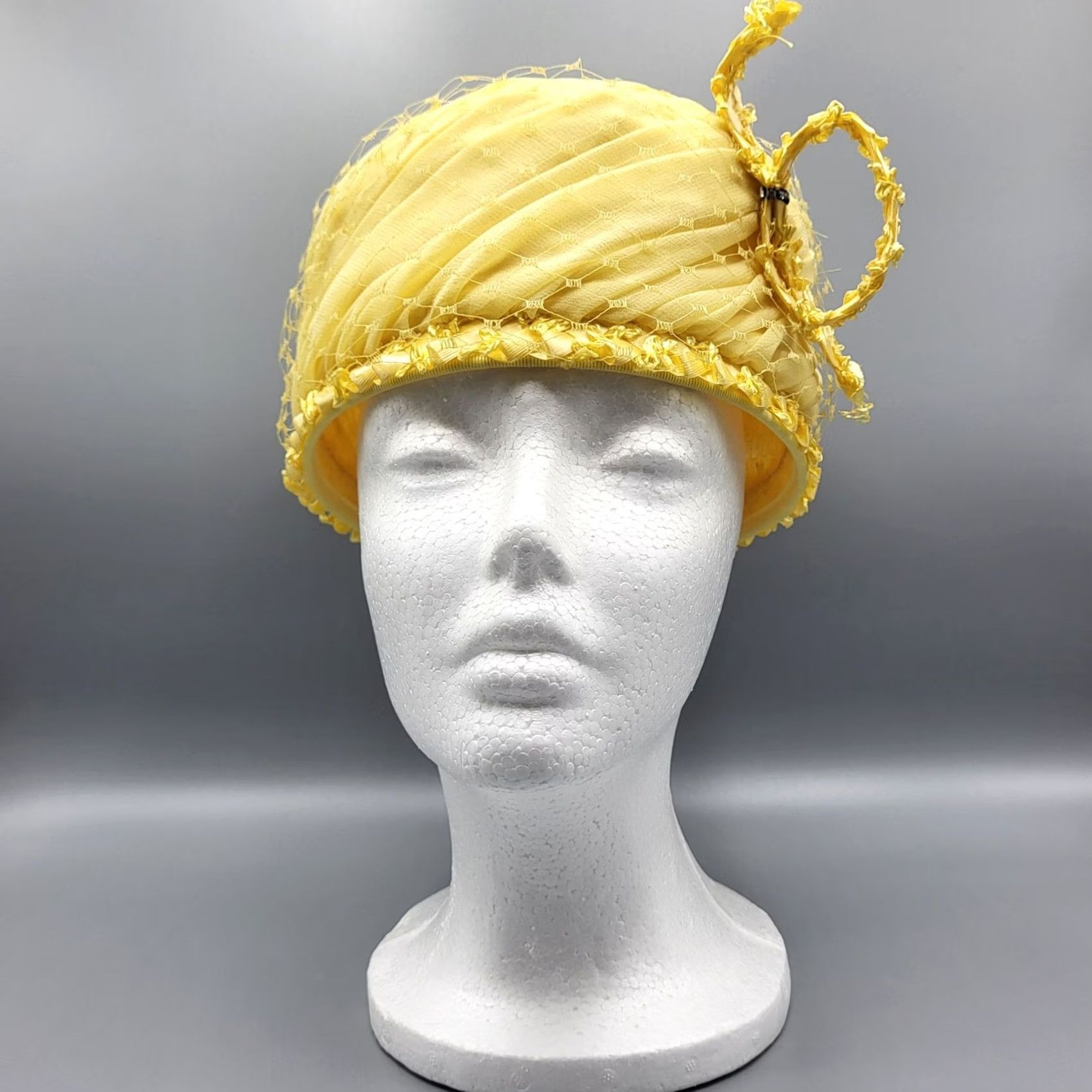Linda Farrow VINTAGE 1950s Lind a Farrell Yellow Pillbox Hat Womens Linda Farrell Hat Pillbox 1950s Womens US Navy Size ONE SIZE - 2 Thumbnail