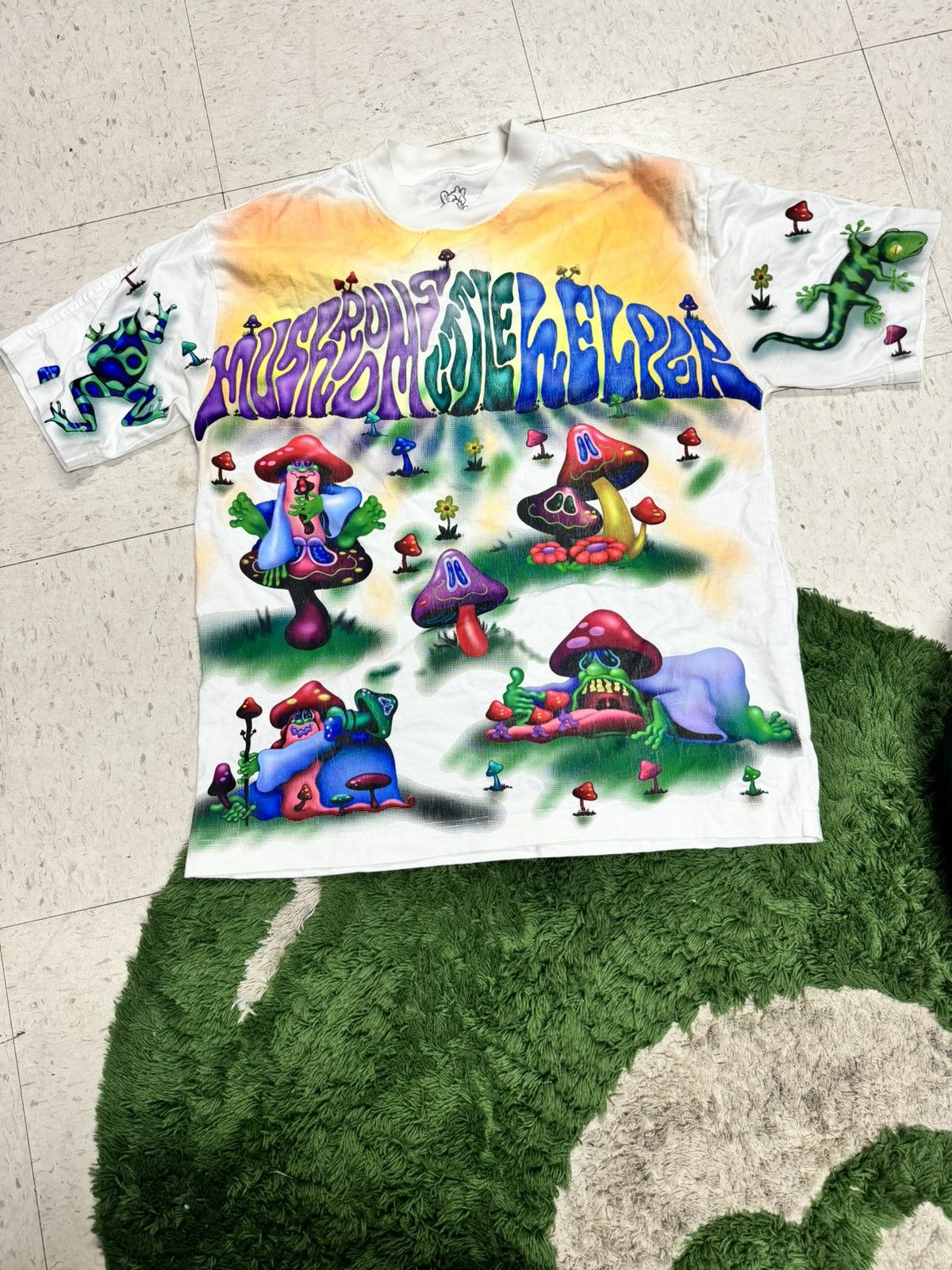 Other Street Wear Graphic Tee Size US S / EU 44-46 / 1 - 1 Thumbnail