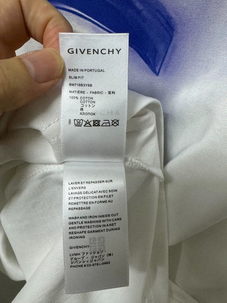 Givenchy Givenchy Classic Big G Spray Paint Pattern White Short Sle Size US L / EU 52-54 / 3 - 5 Thumbnail