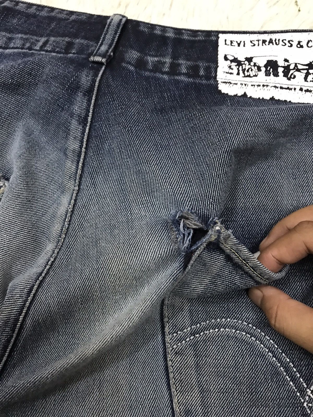 Levi's Vintage Clothing Vintage Levis N3BP Rubber Print Distressed Denim Jeans Size US 32 / EU 48 - 11 Thumbnail