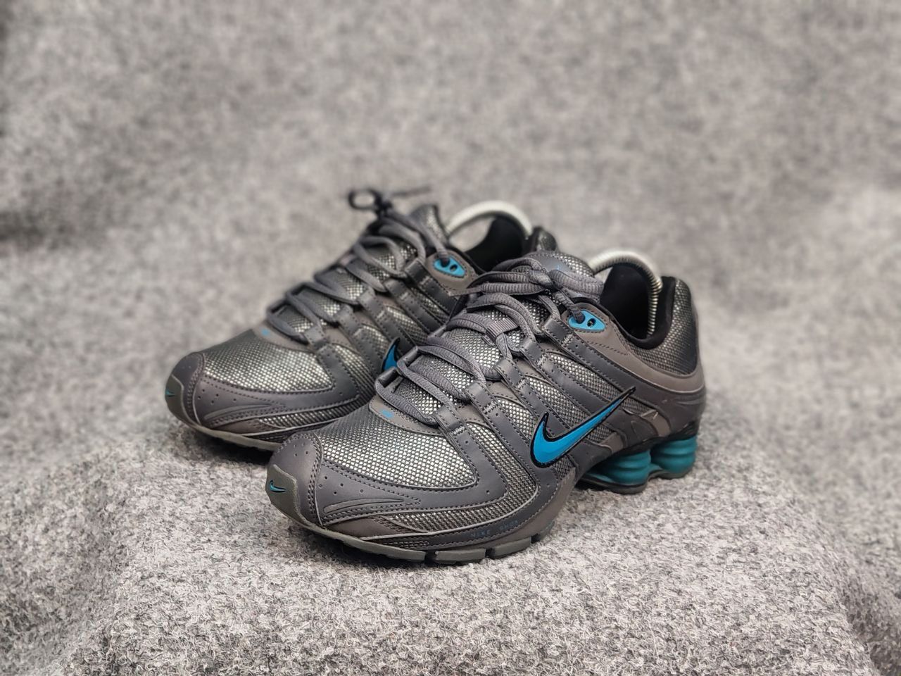 Nike Vintage Nike Shox NZ Cool Grey Cyber Y2K Style Sneakers Size US 7 / IT 37 - 1 Thumbnail
