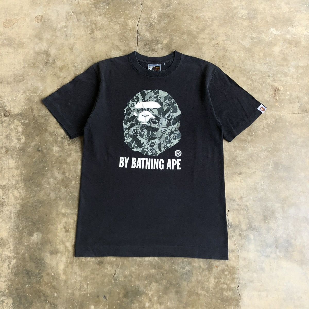 Bape Vintage Bape X Kaws Skullta Big Head Logo Nigo T-shirt Black Size US S / EU 44-46 / 1 - 1 Thumbnail