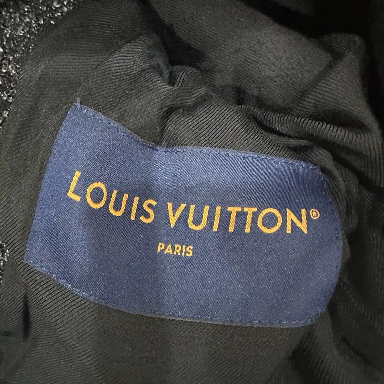 Louis Vuitton Louis Vuitton Black dark stripe design jacket Nextarrow-250 Size US M / EU 48-50 / 2 - 5 Thumbnail