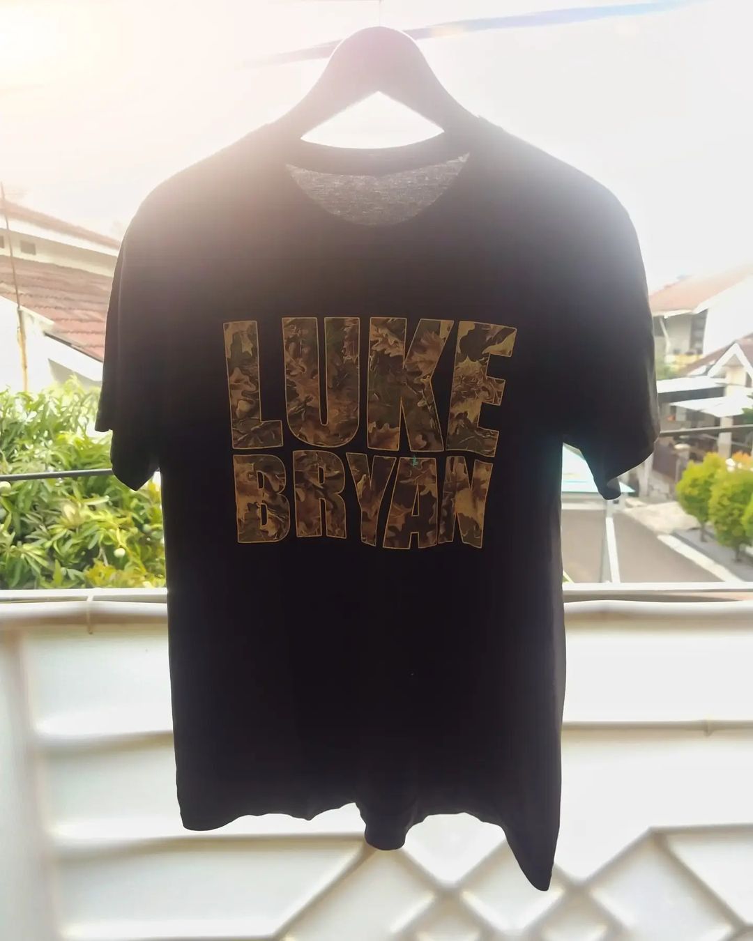 Band Tees × Vintage Luke Bryan Concert Camouflage Deer Buck Band Tees Size US S / EU 44-46 / 1 - 1 Thumbnail