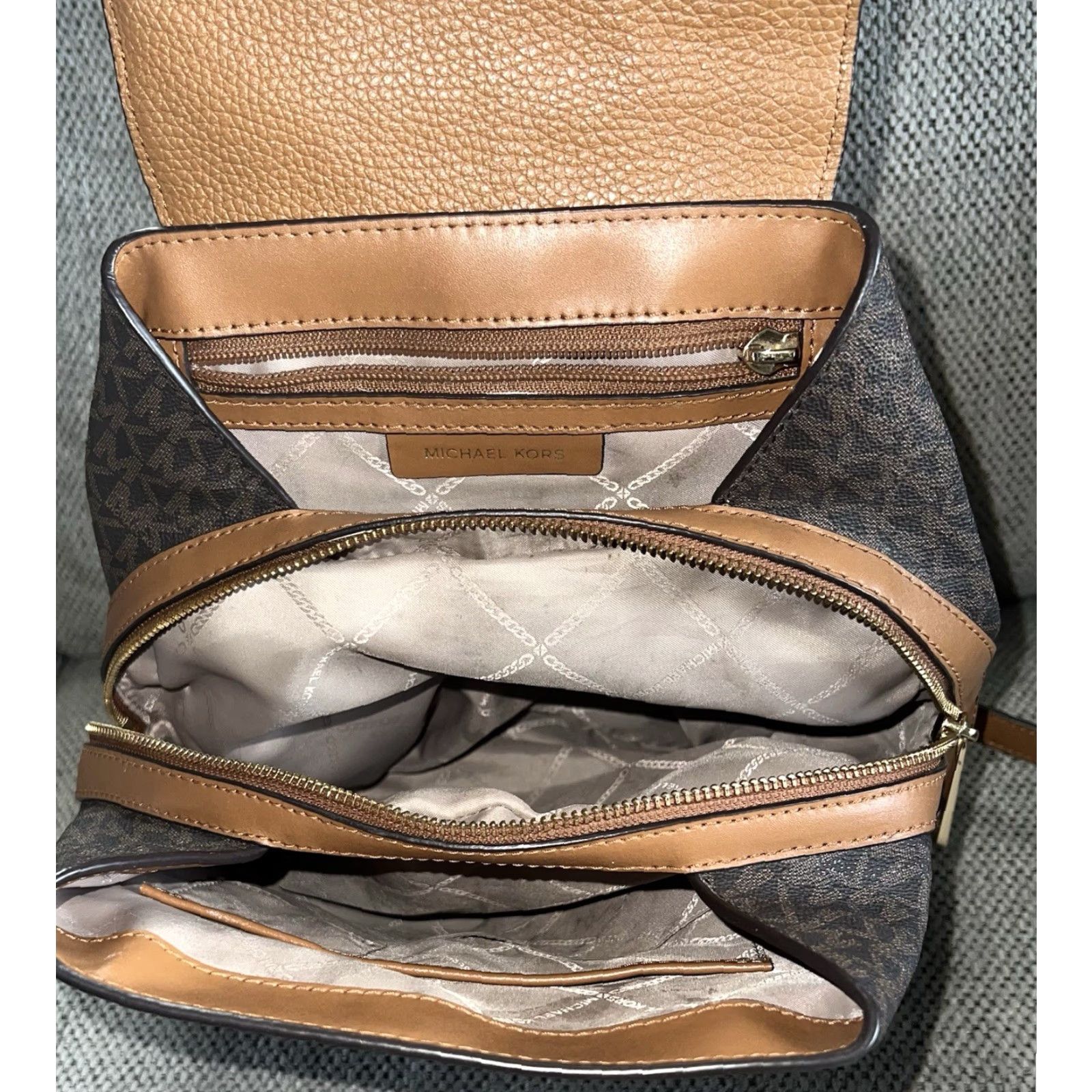 Vintage Michael Kors Raven Purse Backpack Monogram Brown Pebble Leather Medium Women Backpack Size ONE SIZE - 7 Thumbnail
