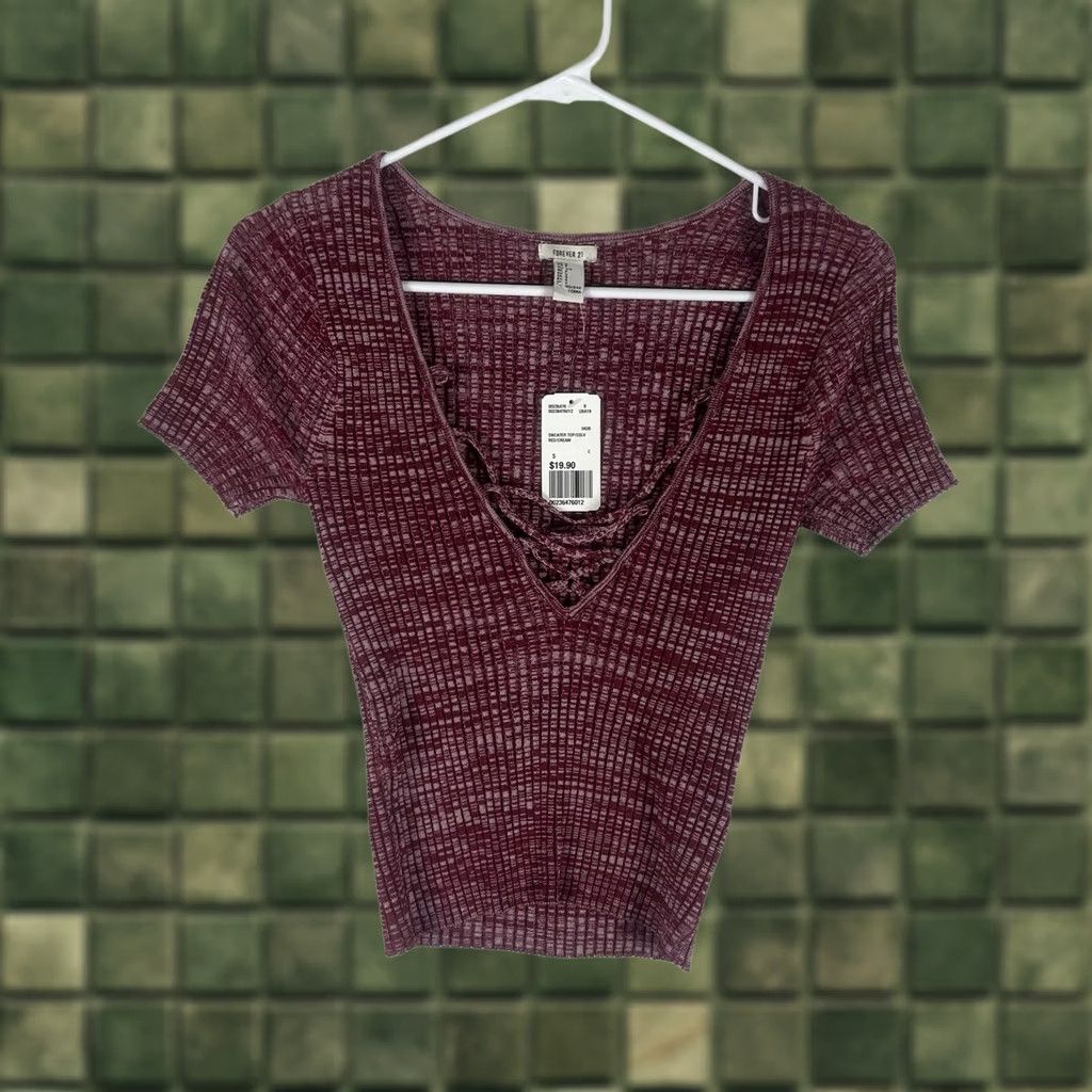 Forever 21 FOREVER 21 Deep V-Neck Sweater Top Womens S Red Knit Stretch Short Sleeve Cropped Shirt Size S / US 4 / IT 40 - 1 Thumbnail