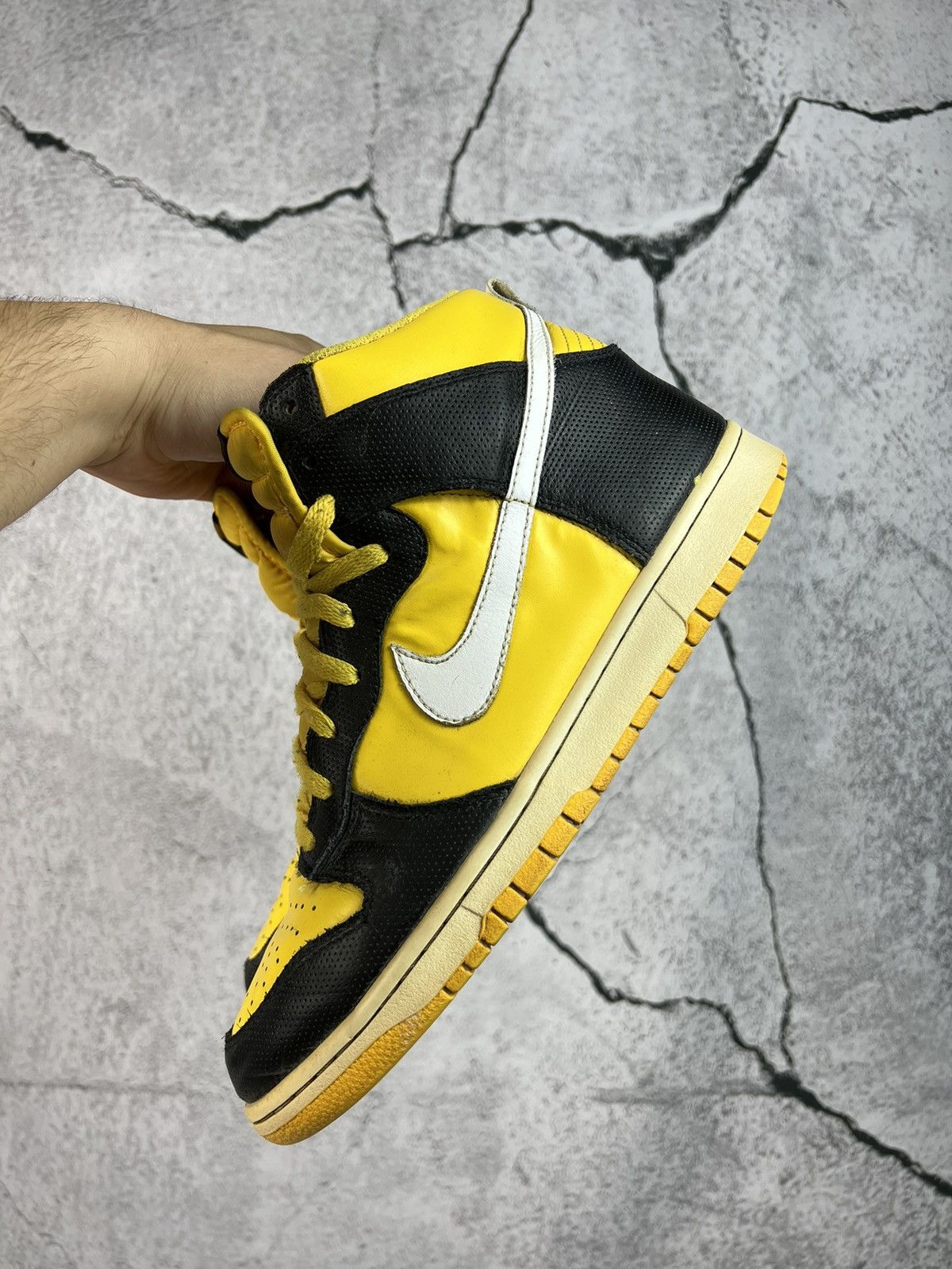 Nike Nike Dunk High Varsity Yellow White Black Wu-Tang Goldenrod Size US 9 / EU 42 - 5 Thumbnail