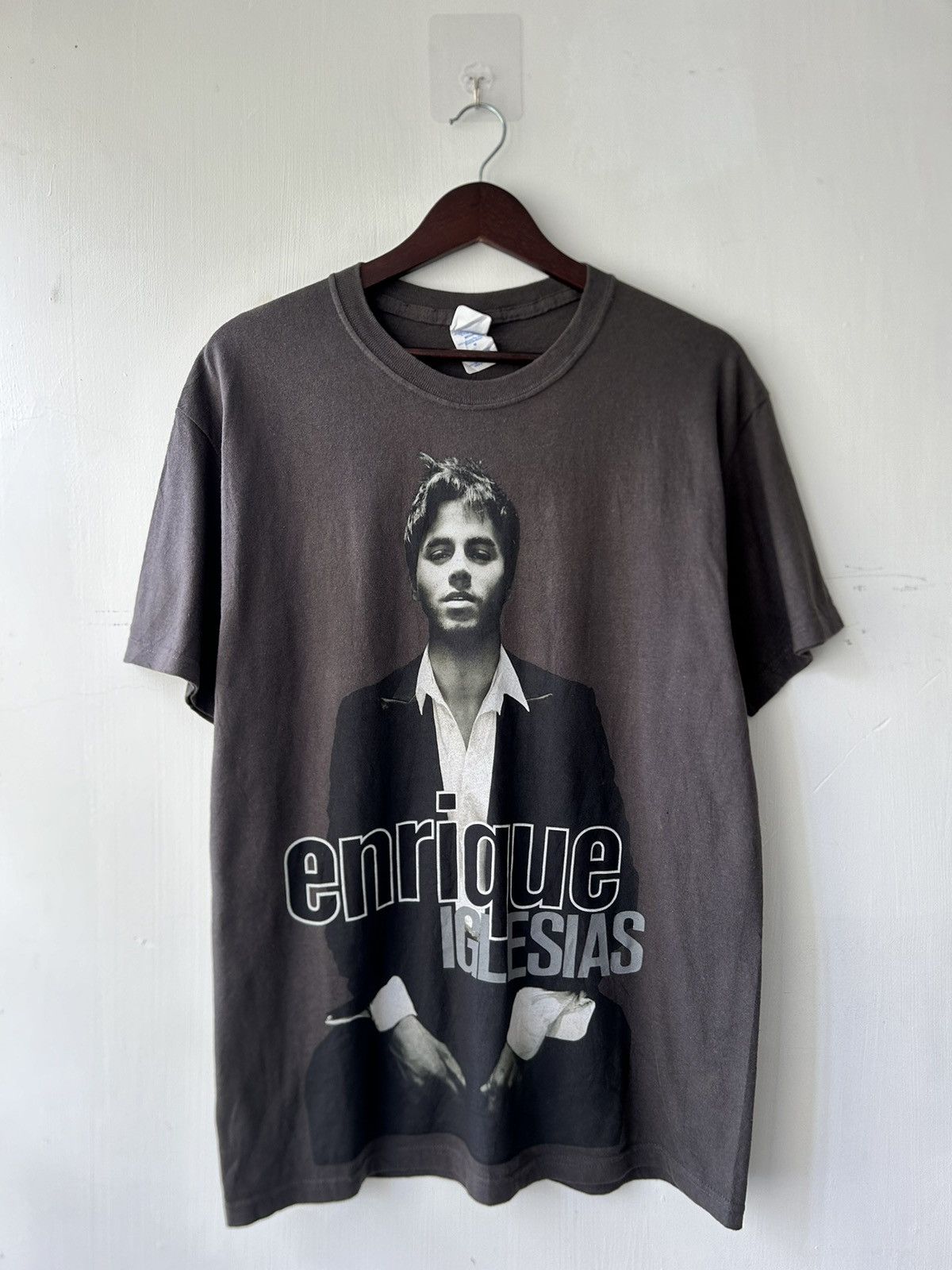 Band Tees Vintage 2000s Enrique Iglesias Tour Tee Size US M / EU 48-50 / 2 - 1 Thumbnail