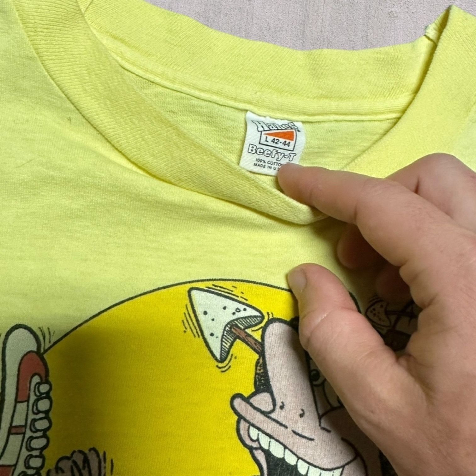 Hanes 1970s Wild and Crazy guy tee Size US L / EU 52-54 / 3 - 3 Thumbnail