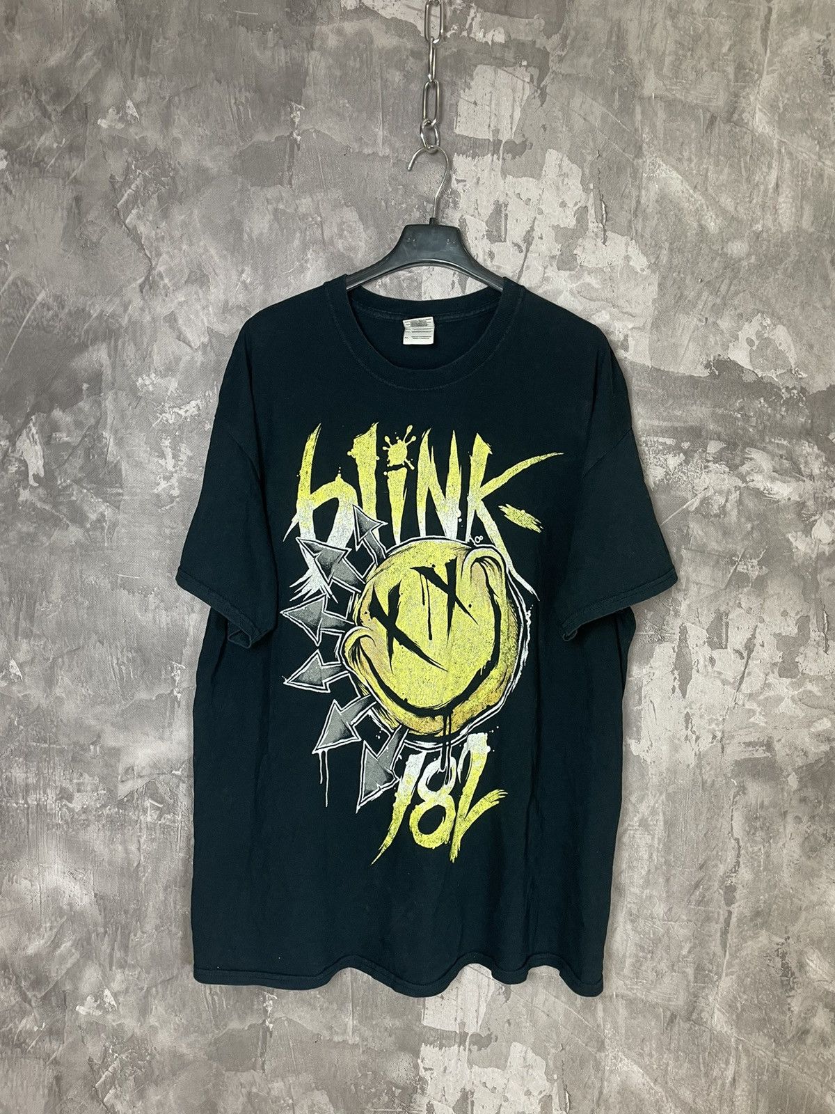 Band Tees × Vintage 00s Vintage Blink-182 Y2K coloured Band T-Shirt Size US XL / EU 56 / 4 - 1 Thumbnail