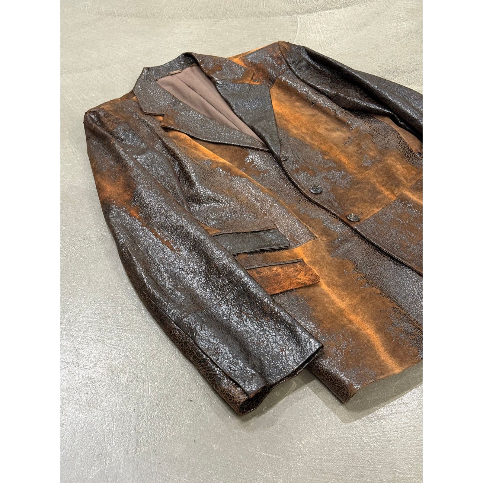 Roberto Cavalli A/W2000 Roberto Cavalli artisanal eroded leather blazer Size US L / EU 52-54 / 3 - 3 Thumbnail