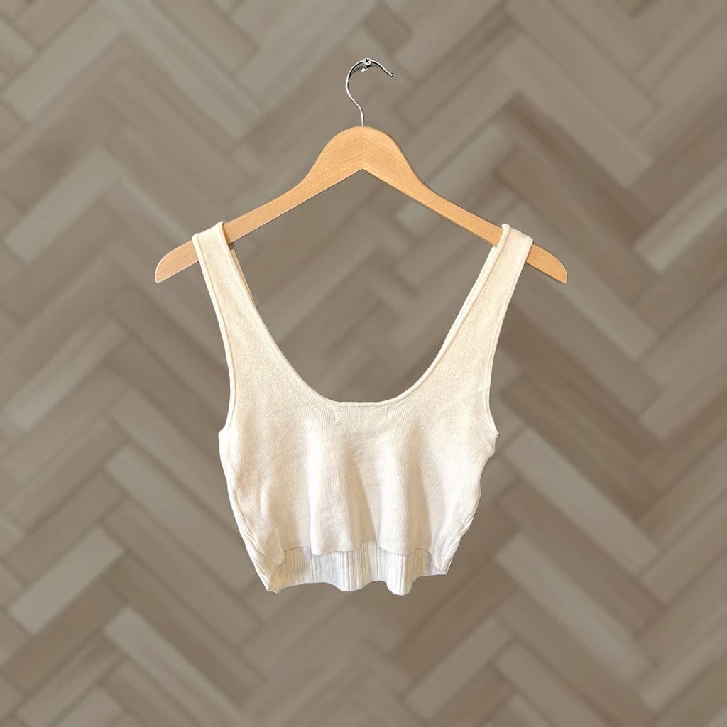 Urban Outfitters Urban Outfitters Womens Ivory Knitted Sleeveless Crop Top Shirt Size M Size M / US 6-8 / IT 42-44 - 1 Thumbnail