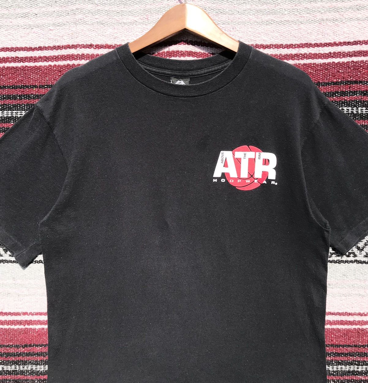 Above the Rim × NBA × Vintage Vintage 90s Above The Rim Hoopwear Tee SunFaded Size US L / EU 52-54 / 3 - 10 Thumbnail