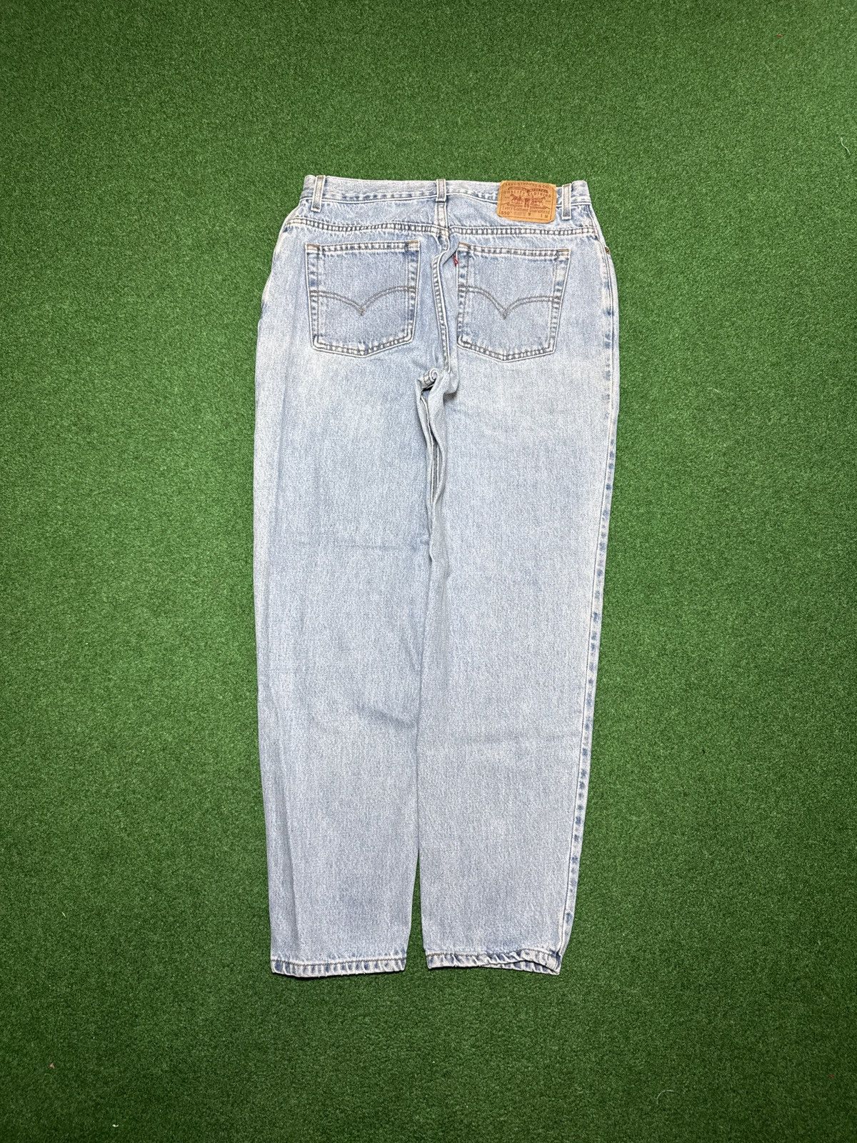 Levi's Vintage Clothing Vintage Levi’s 550 Relaxed Taper 16 32x30 Light Wash Jeans Size 38" / US 16 / IT 52 - 1 Thumbnail