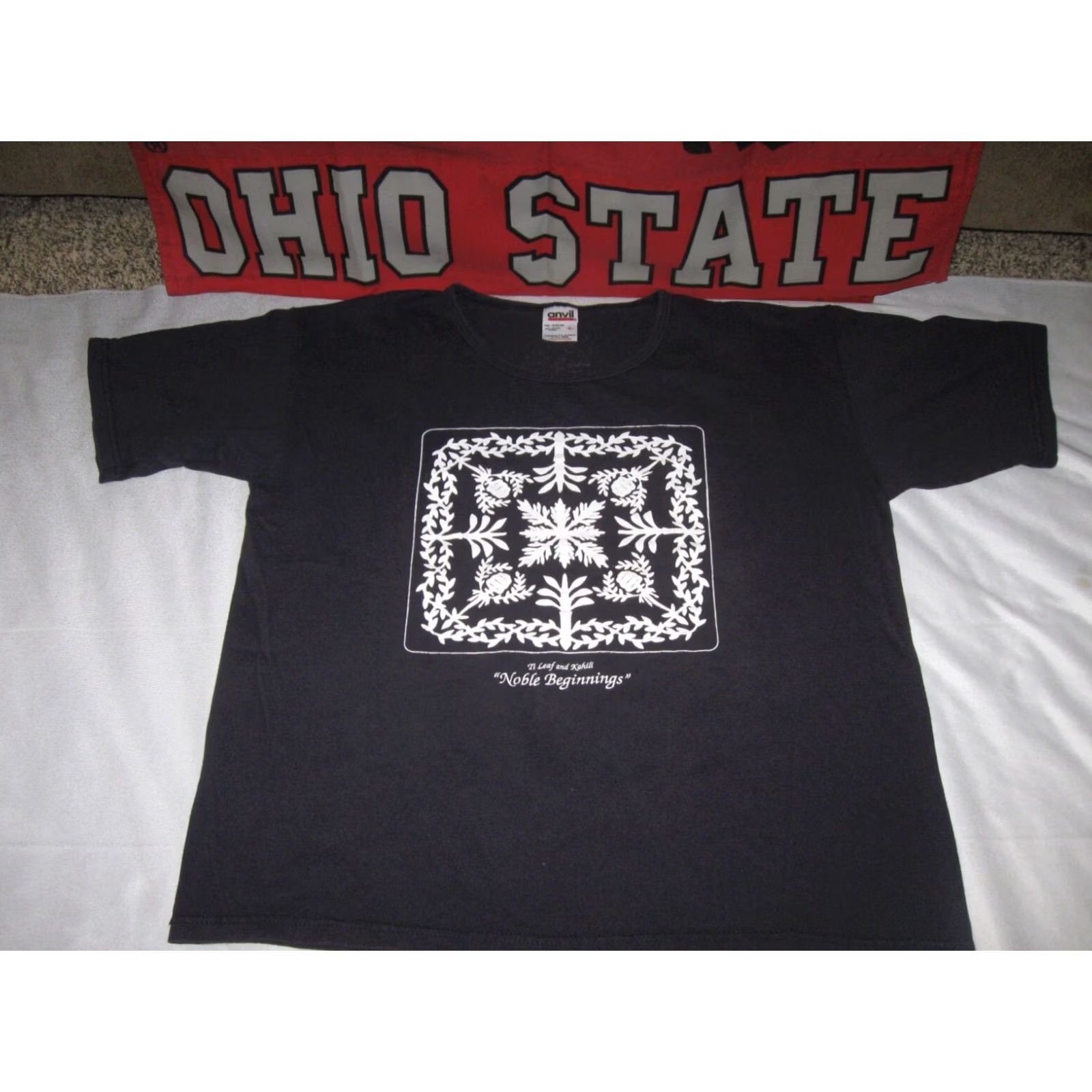 Anvil Navy T-Shirt Hawaiian Quilt Collection Nobble Begginings Women L (L) Twill 100% Cotton Quilted Vintage Anvil Shirt Side Pattern Size L / US 10 / IT 46 - 2 Thumbnail