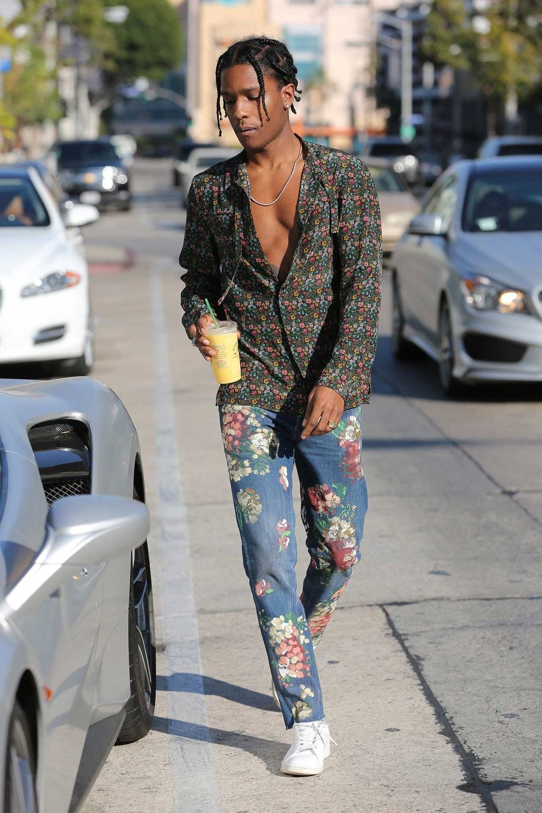 Gucci Gucci floral painted denim Size US 31 - 2 Thumbnail