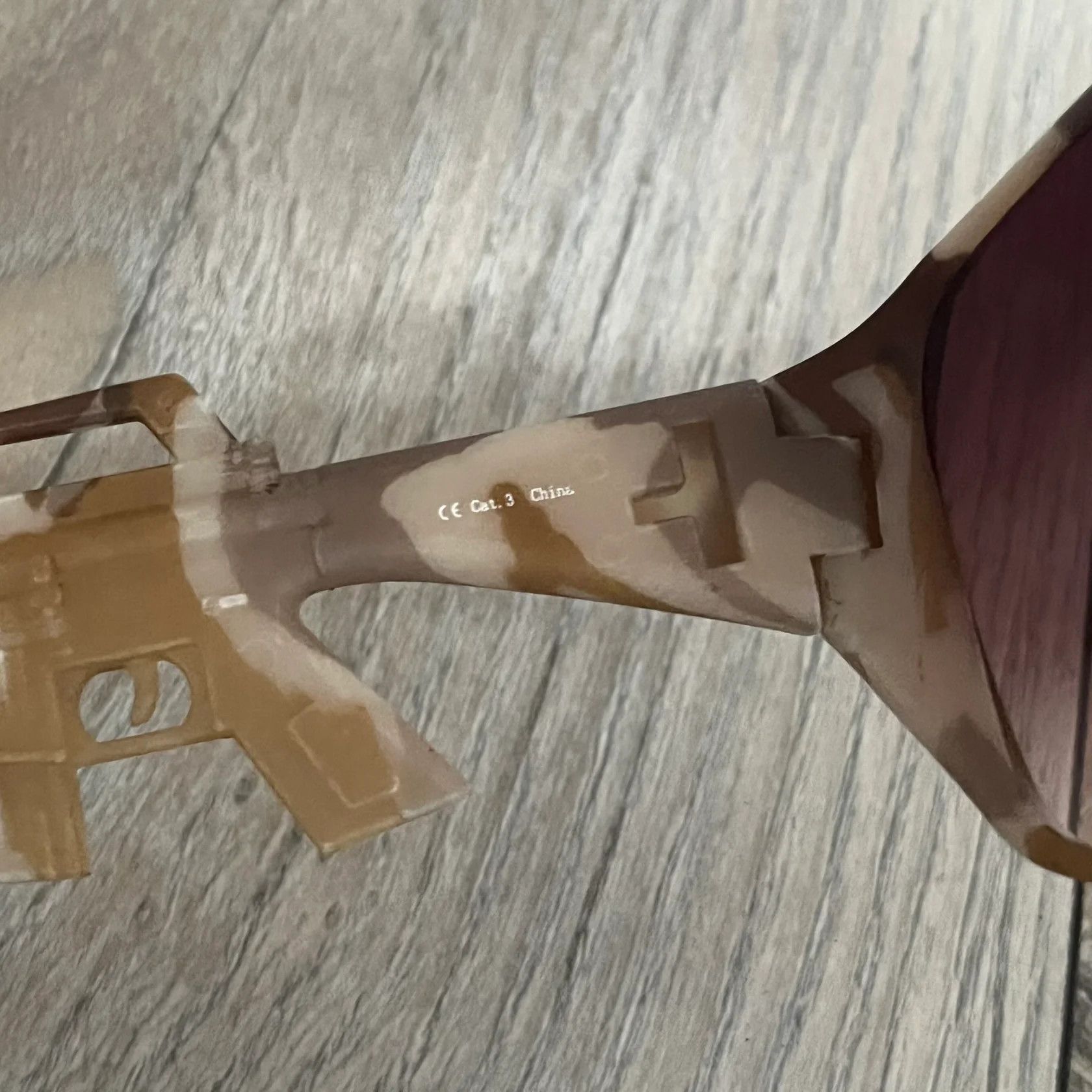 Jeremy Scott × Linda Farrow Jeremy Scott x Linda Farrow SS13 Desert Camo M16 Sunglasses Size ONE SIZE - 5 Thumbnail