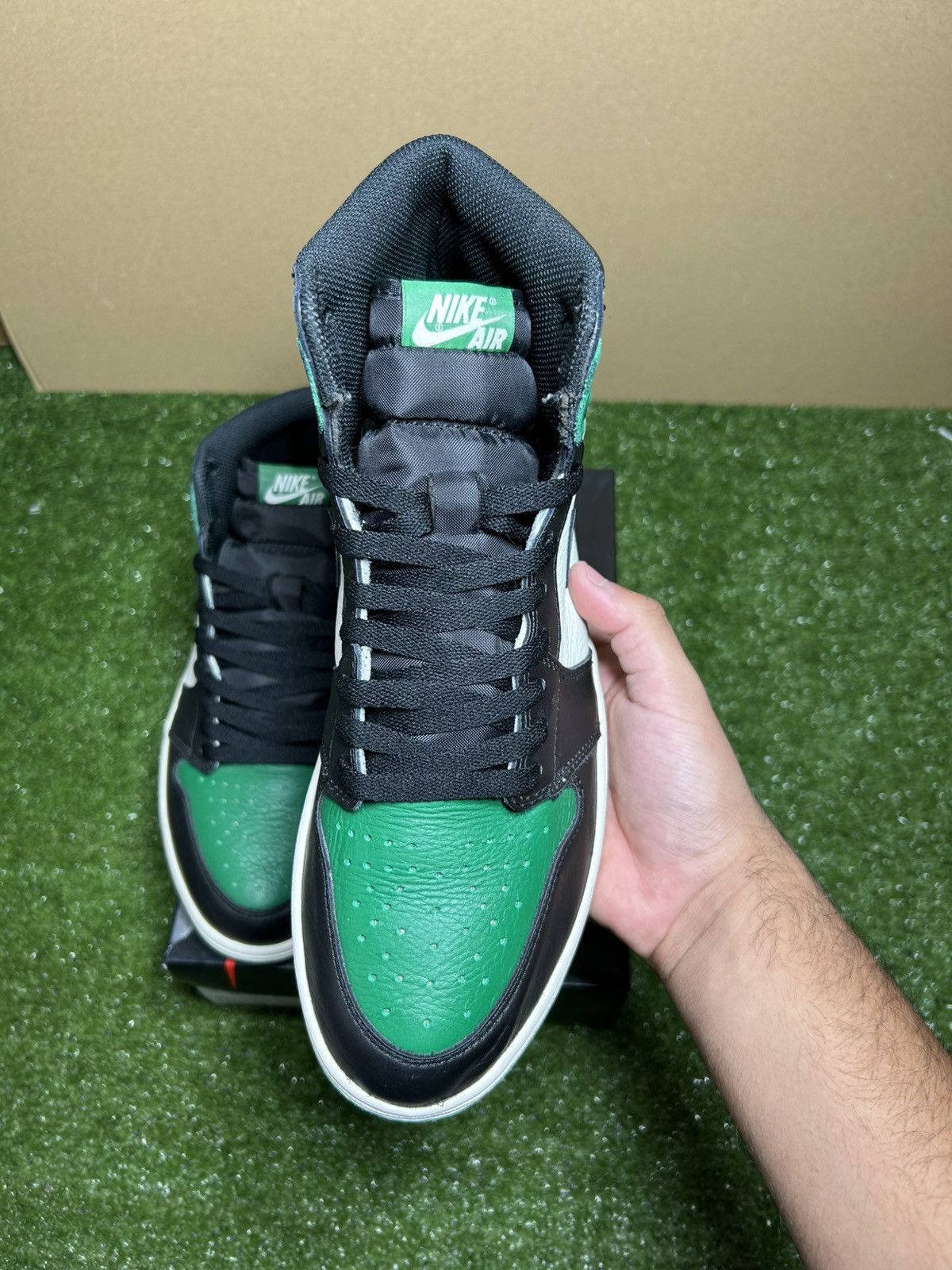 Jordan Brand Jordan 1 Pine Green 1.0 Size US 10.5 / EU 43-44 - 5 Thumbnail