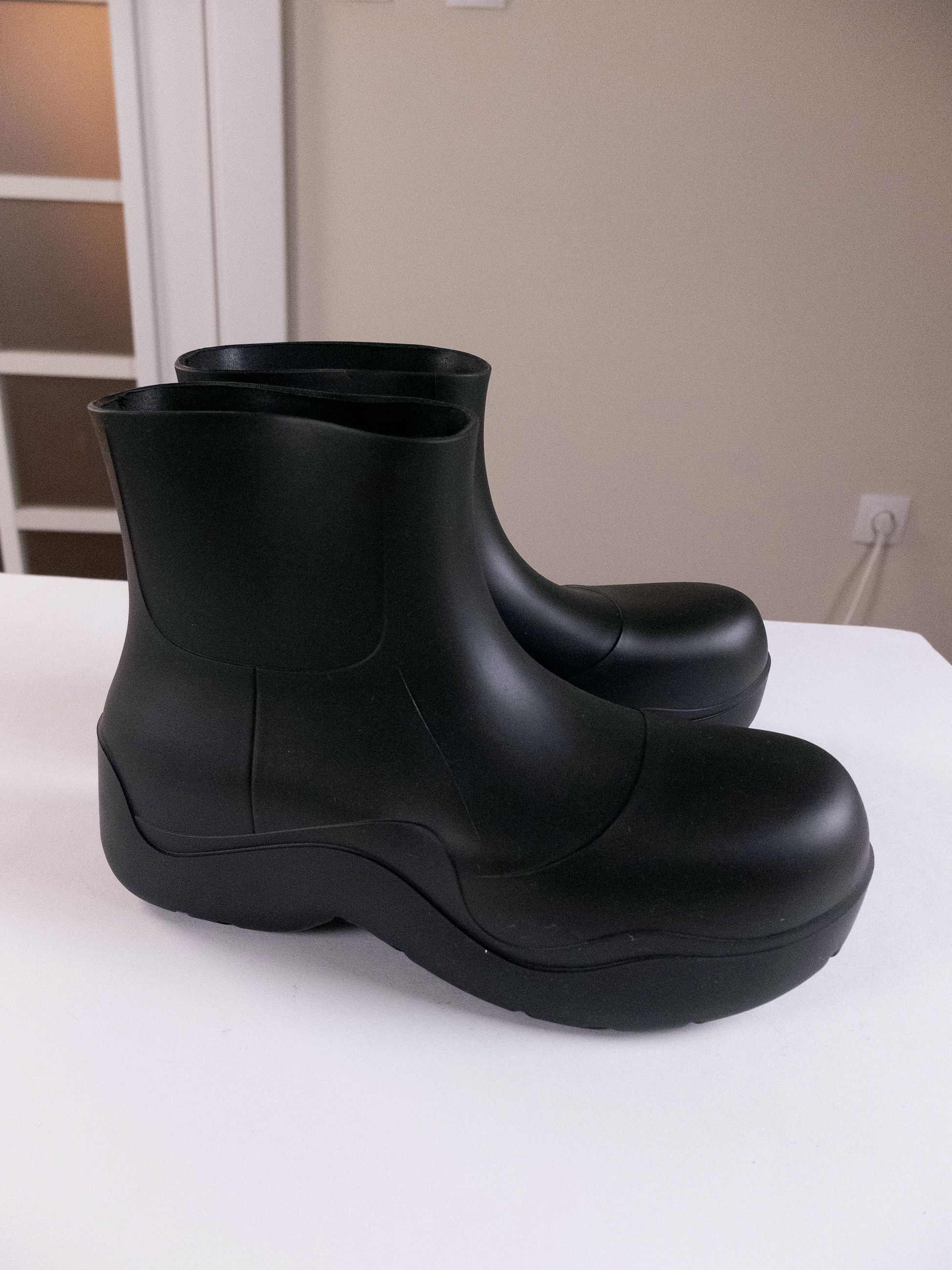 Bottega Veneta BOTTEGA VENETA Puddle matte black rubber boots Size 8 / 41 q Size US 8 / EU 41 - 7 Thumbnail