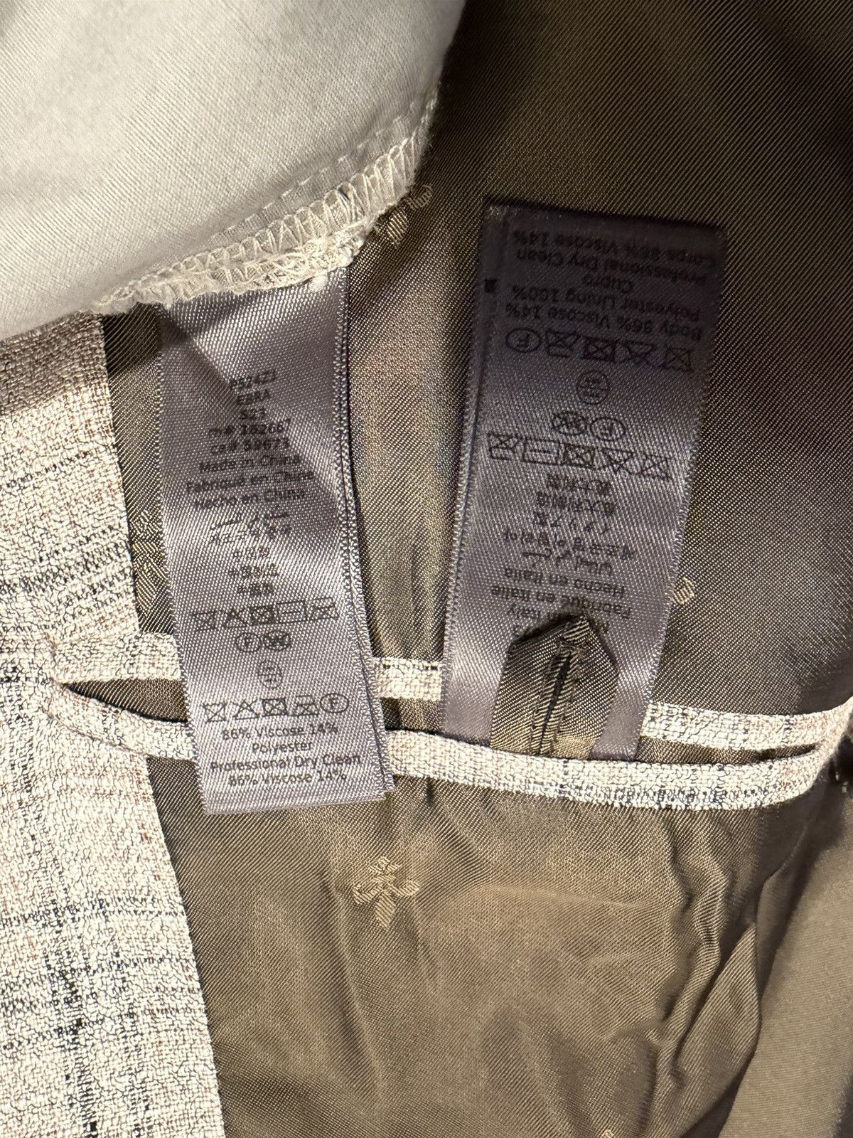 John Varvatos John varvatos mens suit. 56/46. $2000 Size 46R - 9 Thumbnail