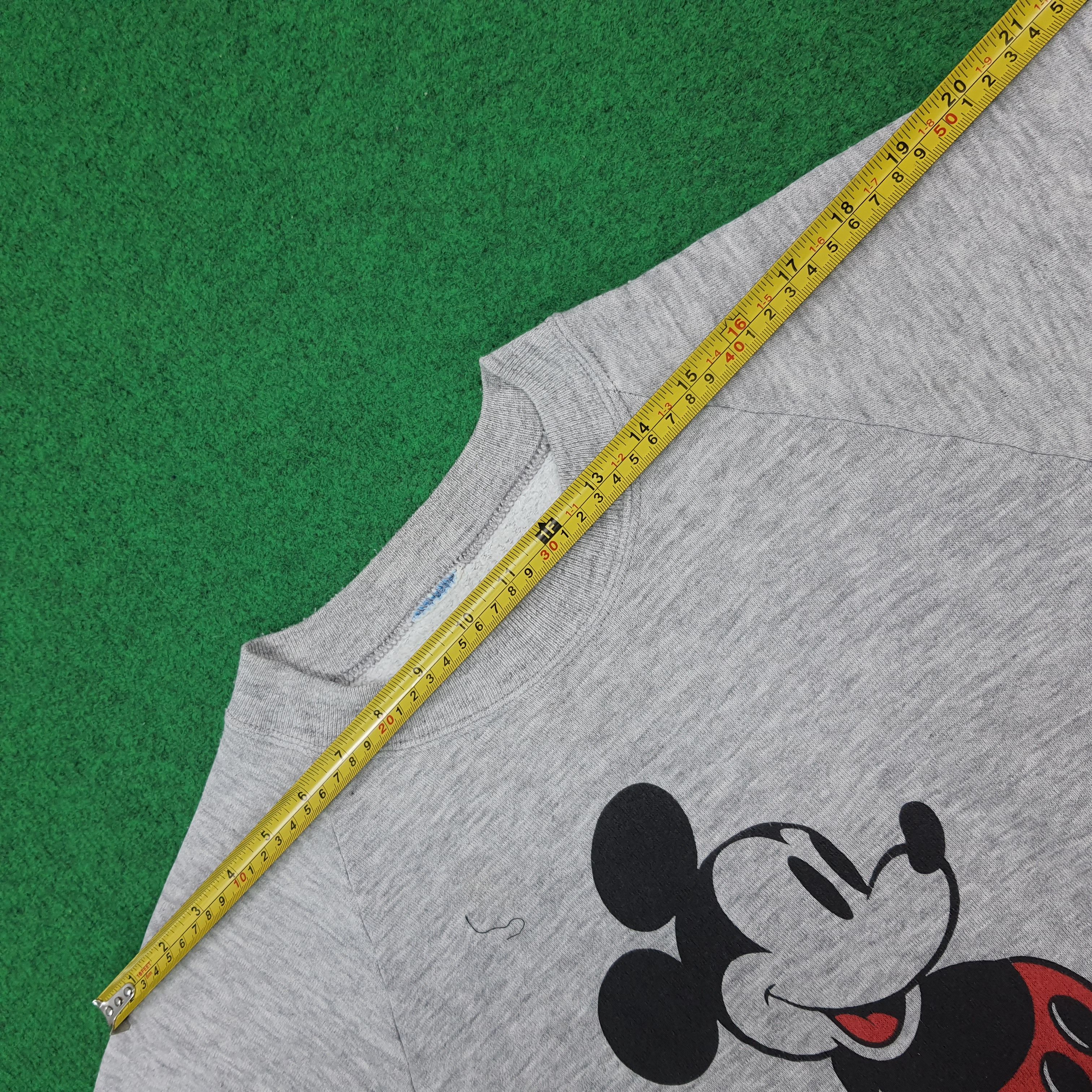 Mickey Mouse Vintage Mickey Mouse Classic Cartoon Sweatshirt C293N20 Size US M / EU 48-50 / 2 - 6 Thumbnail