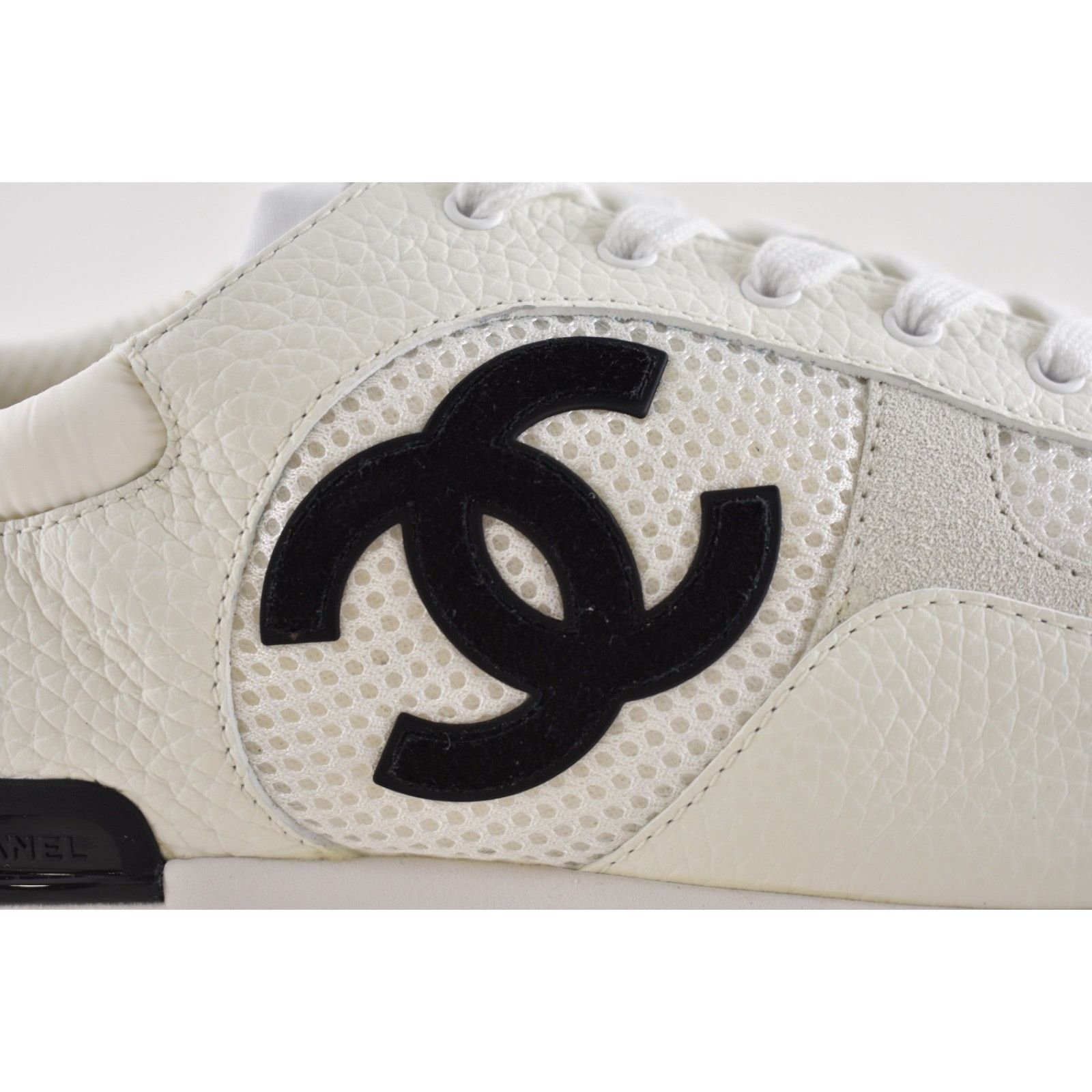 Chanel Chanel 21S Mens White Black Leather CC Logo Lace Low Top Size US 11 / EU 44 - 5 Thumbnail
