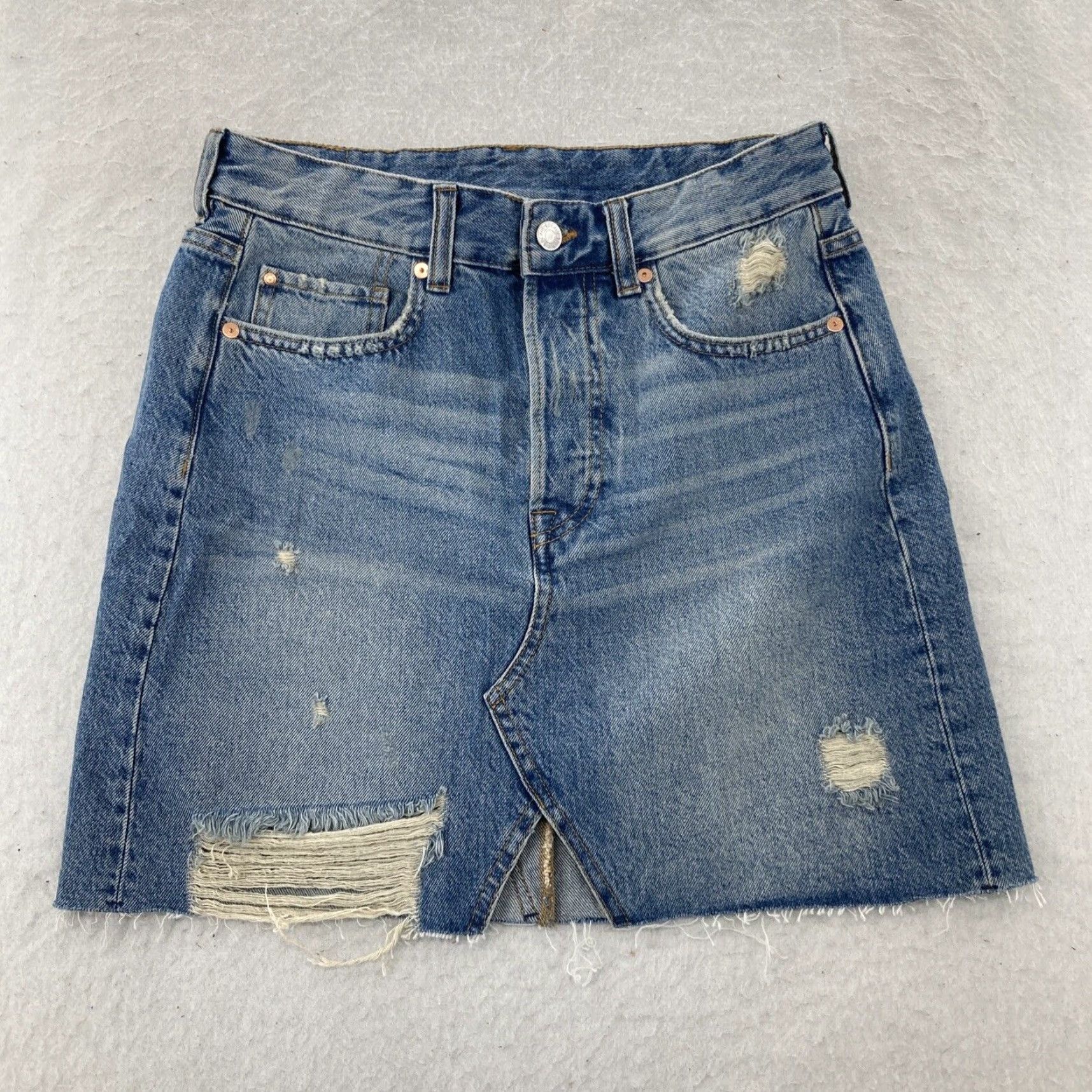 Levi's Levi's Denim Skirt Women’s 6 Blue Distressed Raw Hem A-Line Short with Pockets, Cotton Blend, Regular, Denim, Zip Closure, Solid Pattern, Shirt? Size 28" / US 6 / IT 42 - 2 Thumbnail