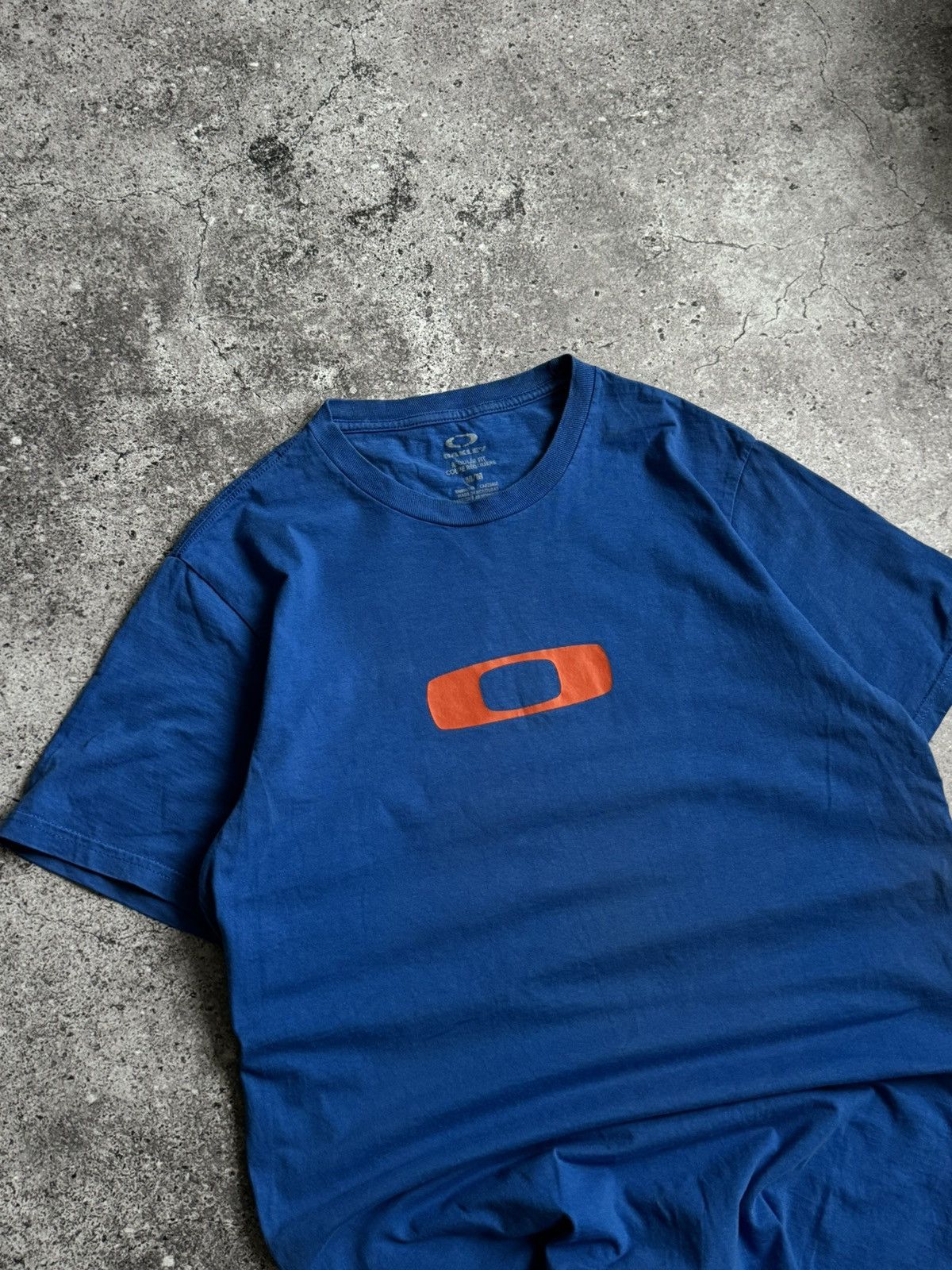 Oakley × Vintage Vintage Oakley center logo oversized t-shirt Size US M / EU 48-50 / 2 - 3 Thumbnail
