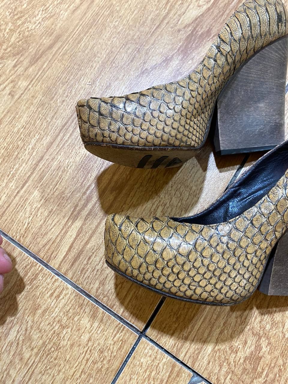 Vintage Gianmarco Lorenzi Leather Toe Wedge Platform Pumps Size US 7.5 / IT 37.5 - 9 Thumbnail