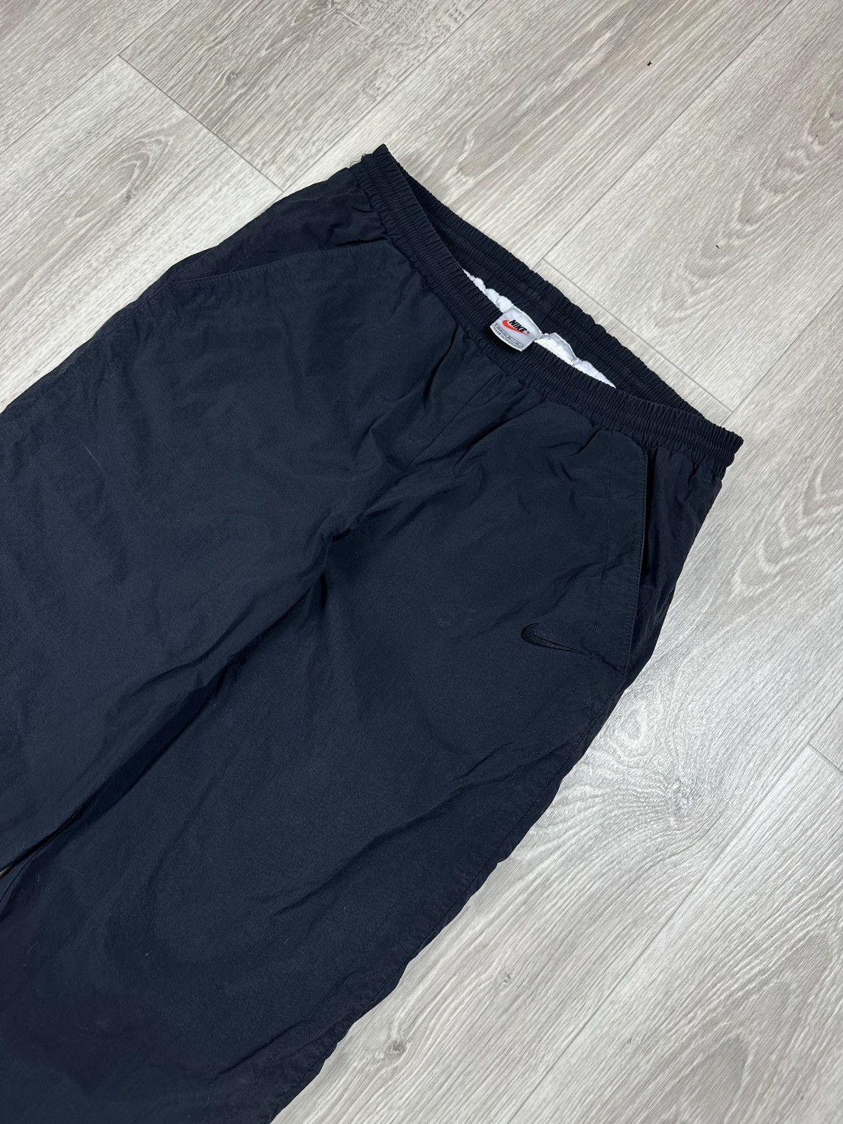 Nike Vintage Nike Nylon Sweatpants Swoosh Dril Size M Size US 32 / EU 48 - 3 Thumbnail