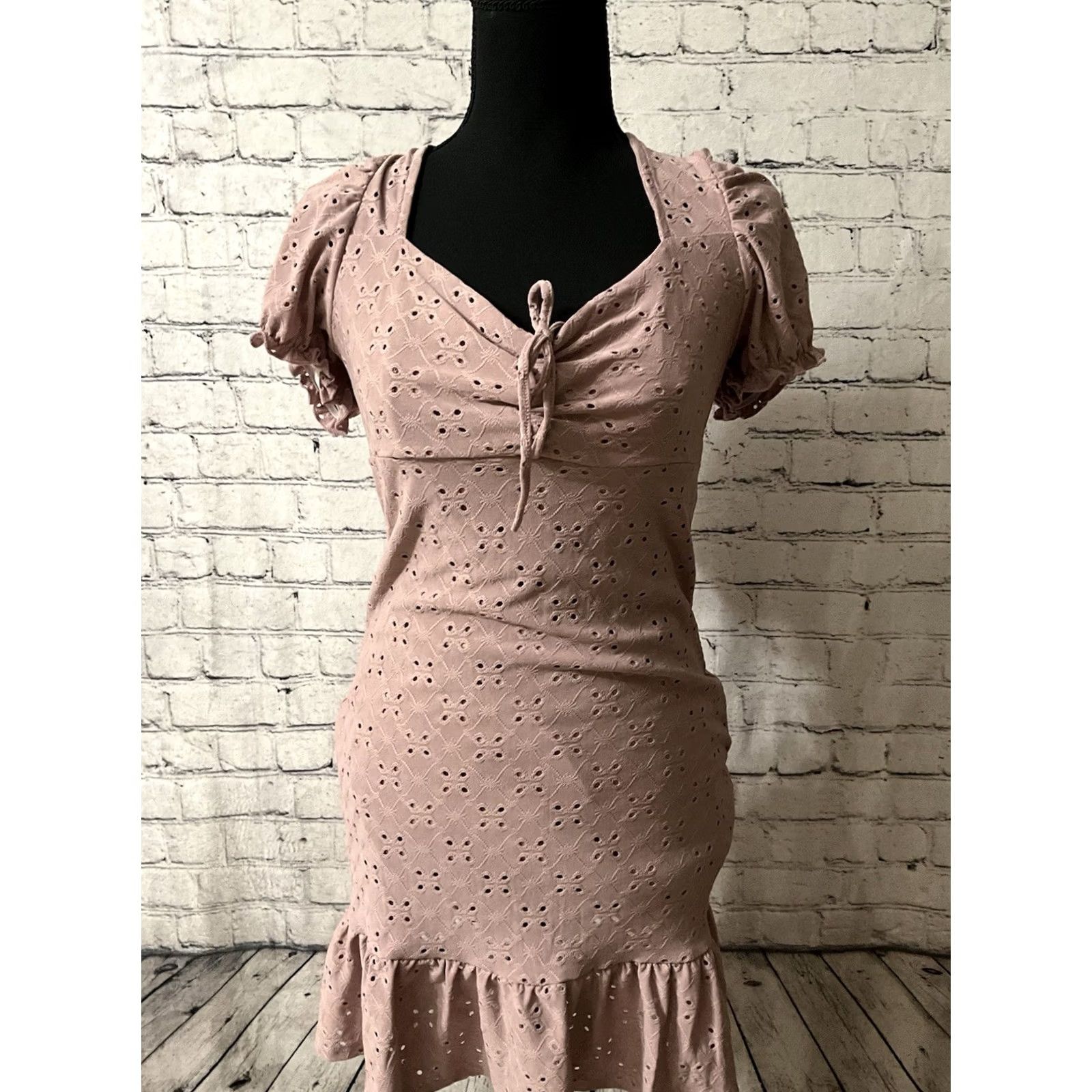 Pinko Stiletto's Womens Pink Bodycon Laser Cut Dress Large Dress Womens Pink Bodycon Laser Cut Geometric Short Sleeve Zip Knit Pattern 90s Theme Size L / US 10 / IT 46 - 4 Thumbnail