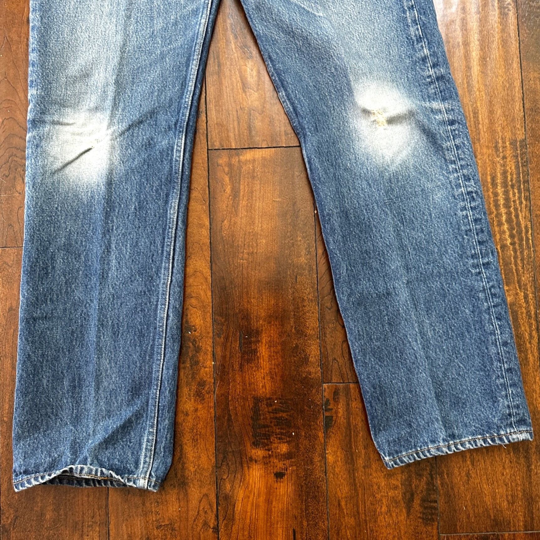 Levi's VINTAGE Levi's 501 Jeans 36x36 Blue Light Wash Straight 90s Mens Size US 36 / EU 52 - 3 Thumbnail