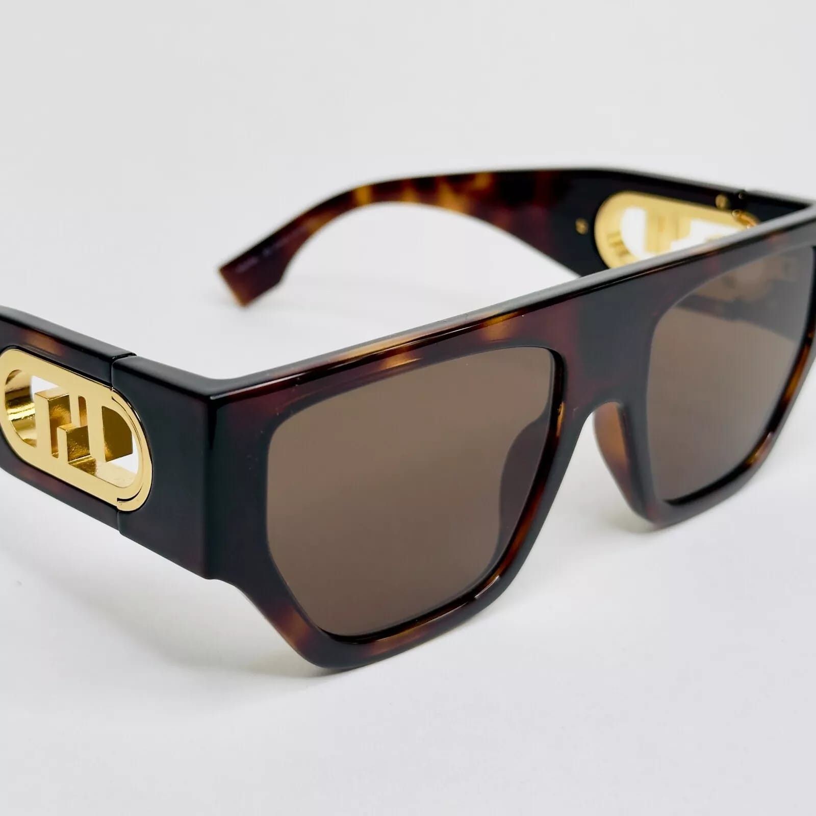 Fendi FENDI O'LOCK 40108 Brown Fashion FF Lock Logo Mask FE40108U Size ONE SIZE - 9 Thumbnail
