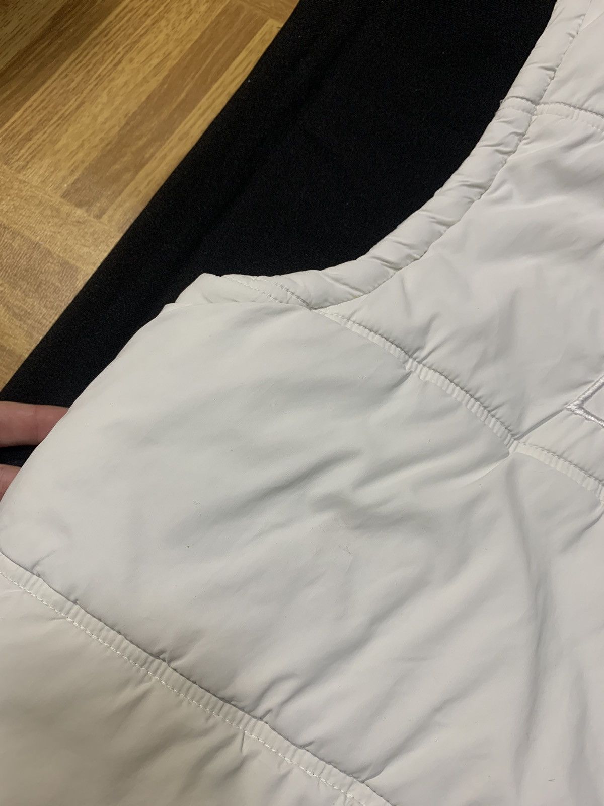Armani × Giorgio Armani Vintage Armani Jeans Vest Big Back Logo Size L White Size US L / EU 52-54 / 3 - 17 Thumbnail
