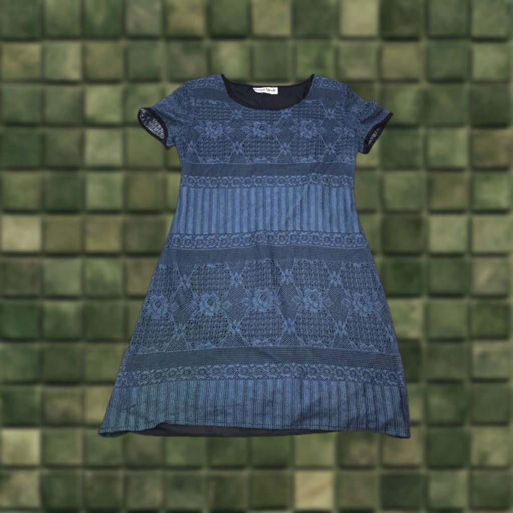 Vintage Vintage 90s Blue Lace Shift Dress by Ronni Nicole User: Vintage 90s Blue Lace Shift Dress by Ronni Nicole Size 28" / US 6 / IT 42 - 1 Thumbnail