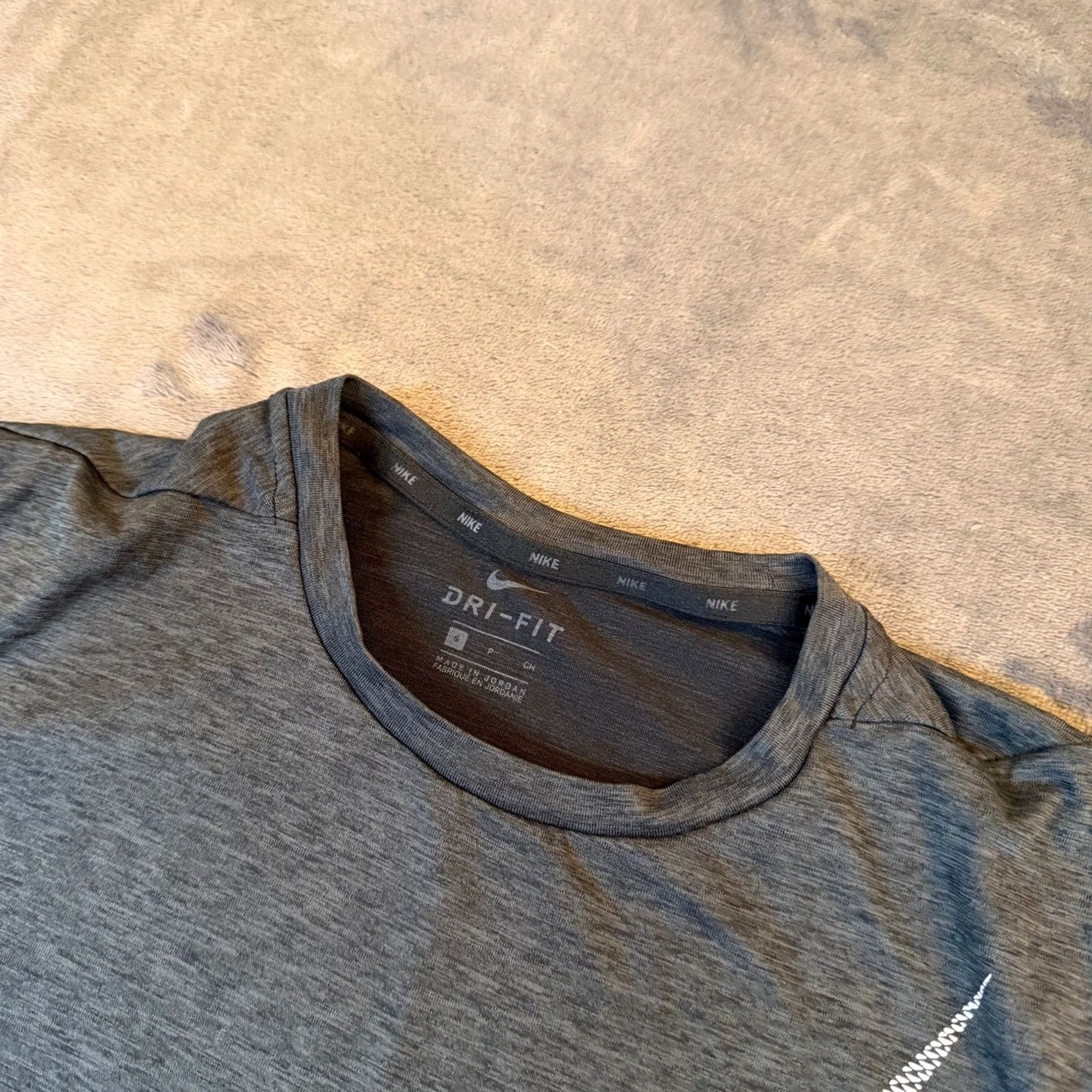 Nike Nike Dri-FIT Graphic T Shirt Mens Small Gray Heathered Large Swoosh Athletic Size US S / EU 44-46 / 1 - 2 Thumbnail