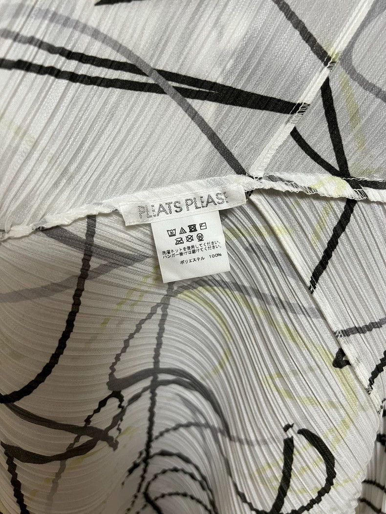 Issey Miyake Issey Miyake size:5 Black and white graffiti dress Size XS / US 0-2 / IT 36-38 - 2 Thumbnail