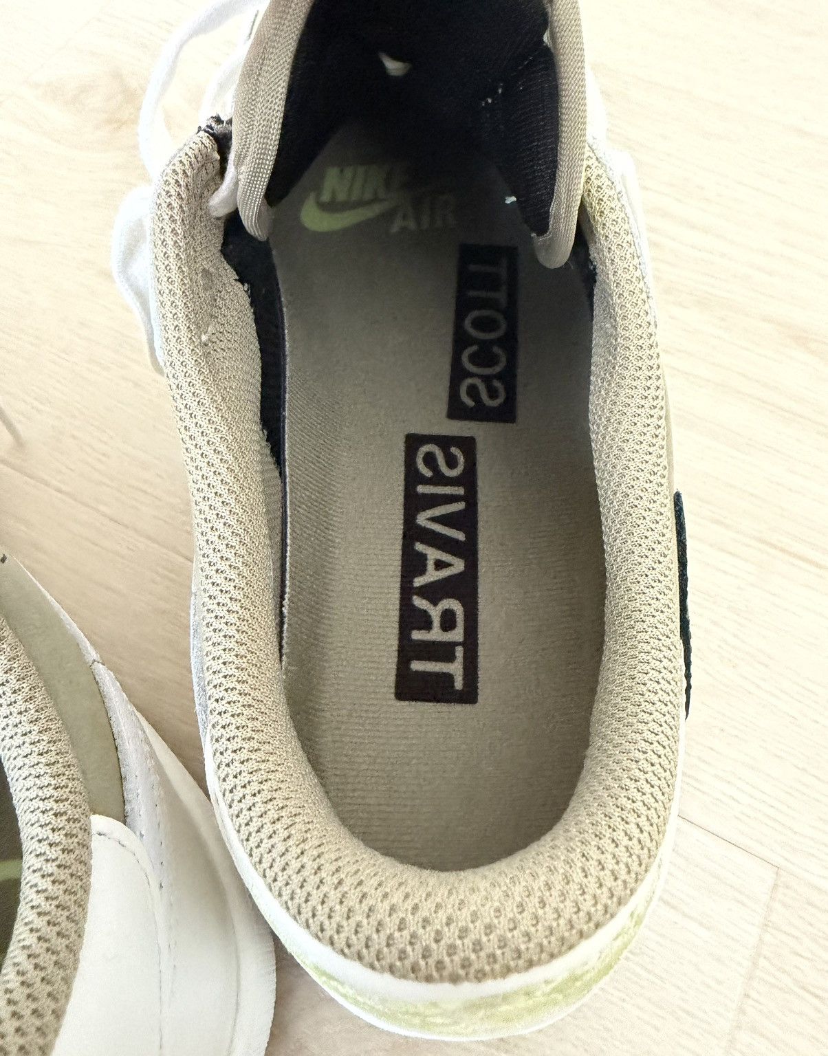 Jordan Brand × Travis Scott Travis Scott x Jordan 1 Retro Low Golf Neutral Olive Size US 10 / EU 43 - 14 Thumbnail