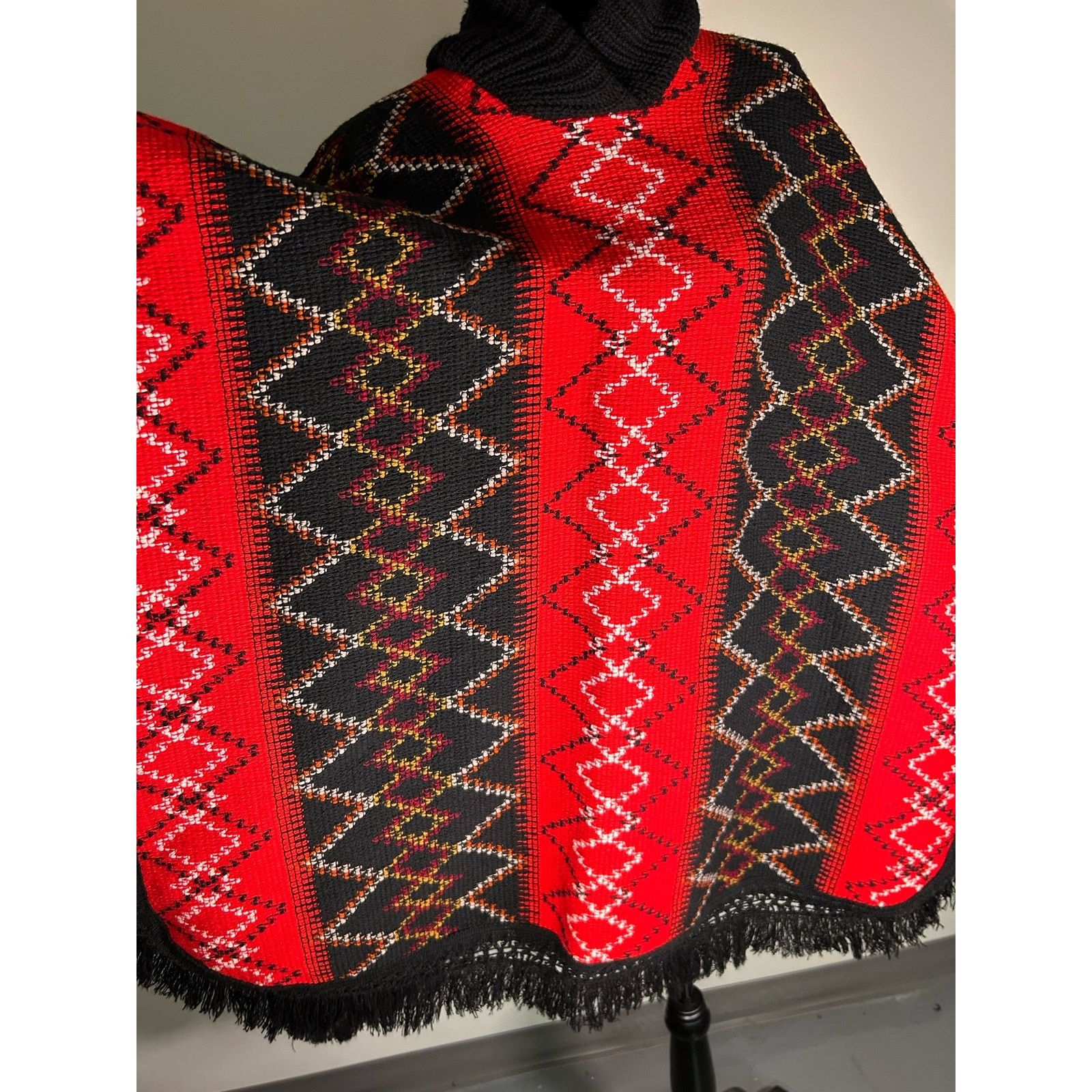 Other Vintage 1970s 70s Hippie Boho Tapestry Style Fringed Cape, Size ONE SIZE - 7 Thumbnail