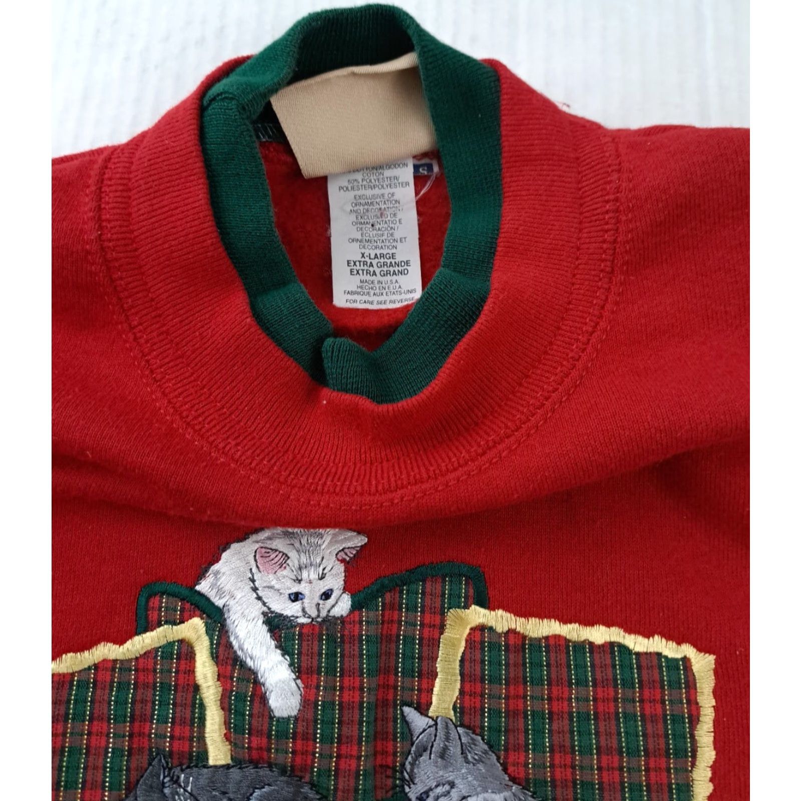 Vintage VINTAGE Top Stitch Sweatshirt Women's Embroidered Kittens and Pillows XL Red Canvas Cotton Long Sleeve Pullover 26in Size XL / US 12-14 / IT 48-50 - 4 Thumbnail