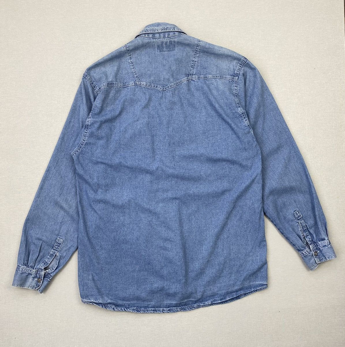 Levi's × Vintage Mens Vintage Levi’s Long Sleeve Denim Shirt size M Size US M / EU 48-50 / 2 - 5 Thumbnail