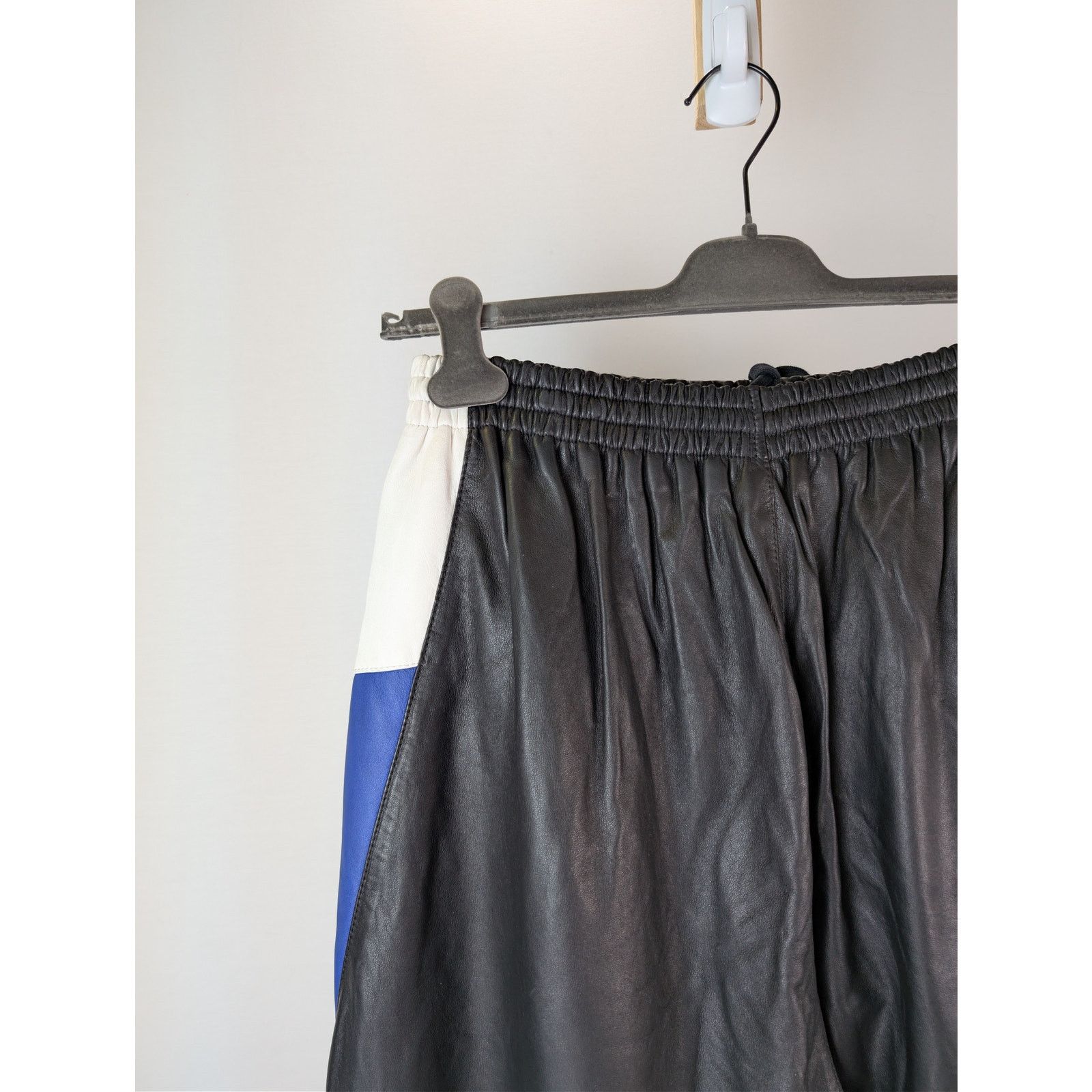Balenciaga o1rshd1 Smooth Soft Leather Tracksuit Pants Black/Blue/White Size US 30 / EU 46 - 13 Thumbnail