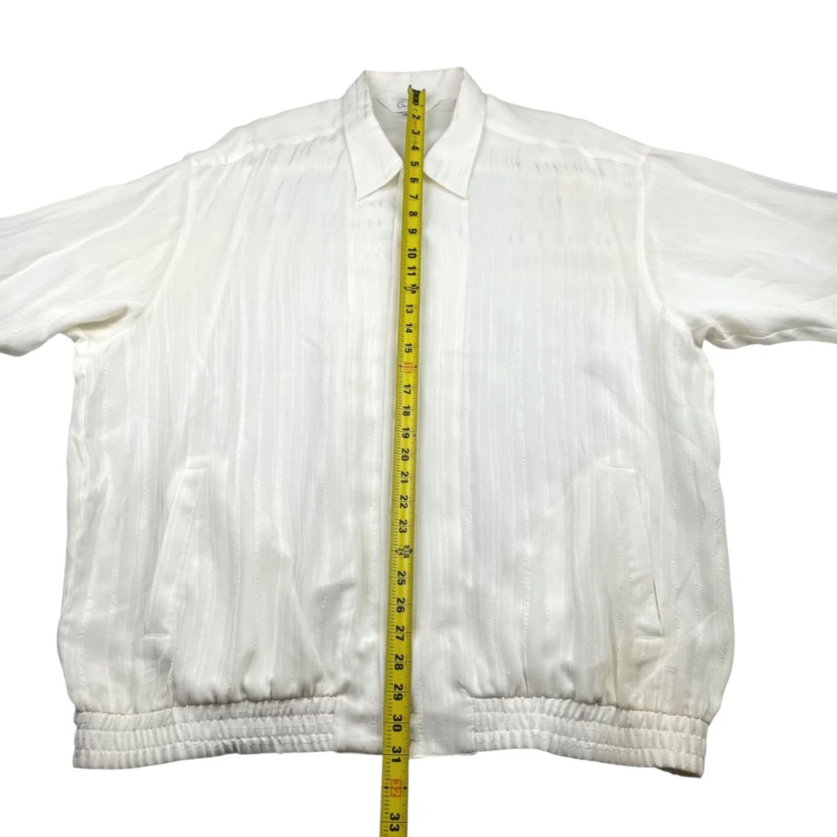 Vintage VINTAGE Genelli Men's Button Shirt Ivory 2XL Short Sleeve 100% Rayon Paisley Button-Up Shirt Size US XXL / EU 58 / 5 - 6 Thumbnail