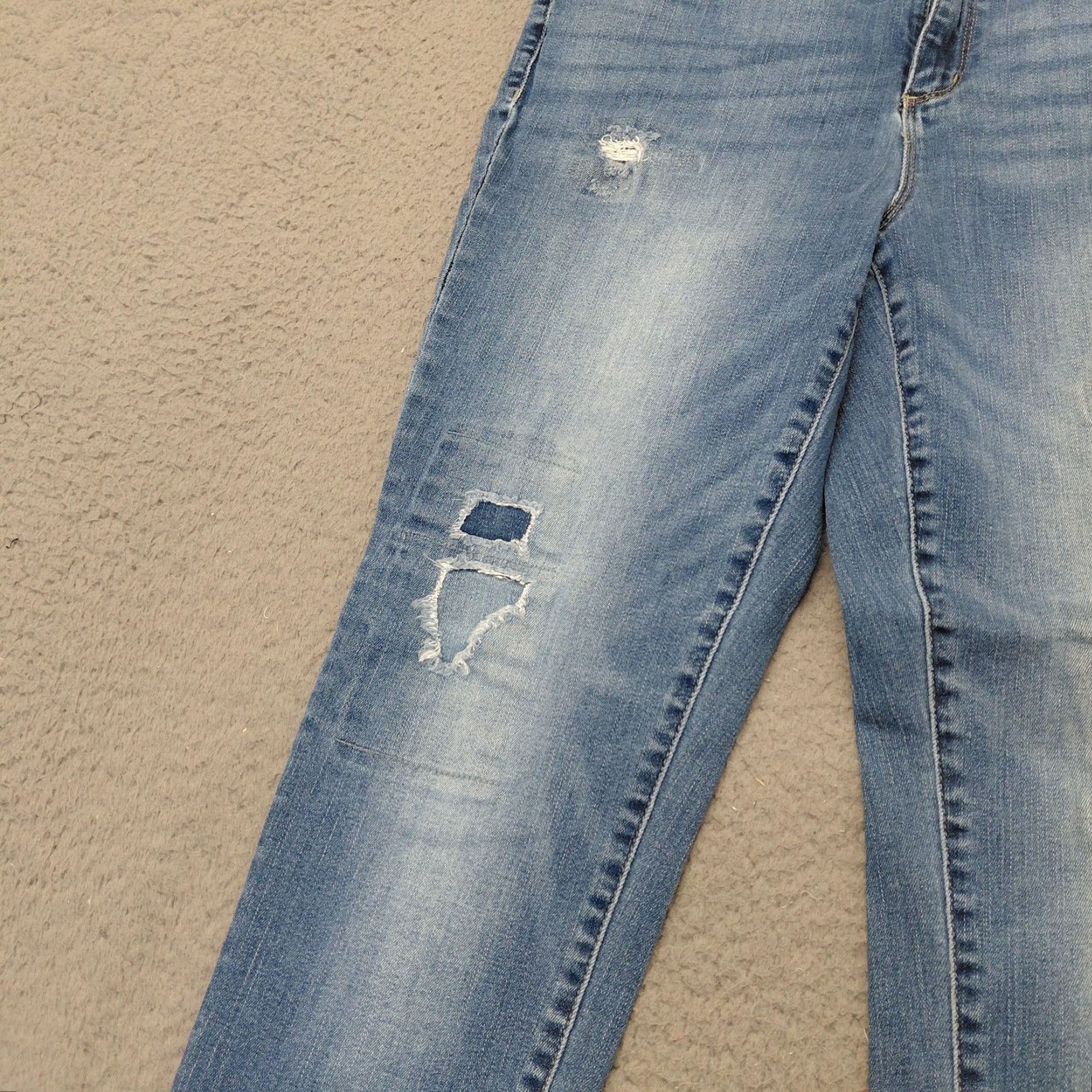 Vintage Chico's The Platinum Jegging Jeans Women’s Size 1 Blue Distressed 30X29 Stretch Regular Denim Medium Wash 5-Pocket Womens Jeans Size 25" / US 0 / IT 36 - 4 Thumbnail